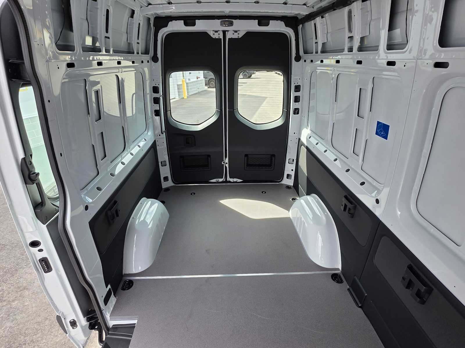2026 Mercedes-Benz Sprinter 2500 Standard Roof I4 Diesel HO 144 AWD
