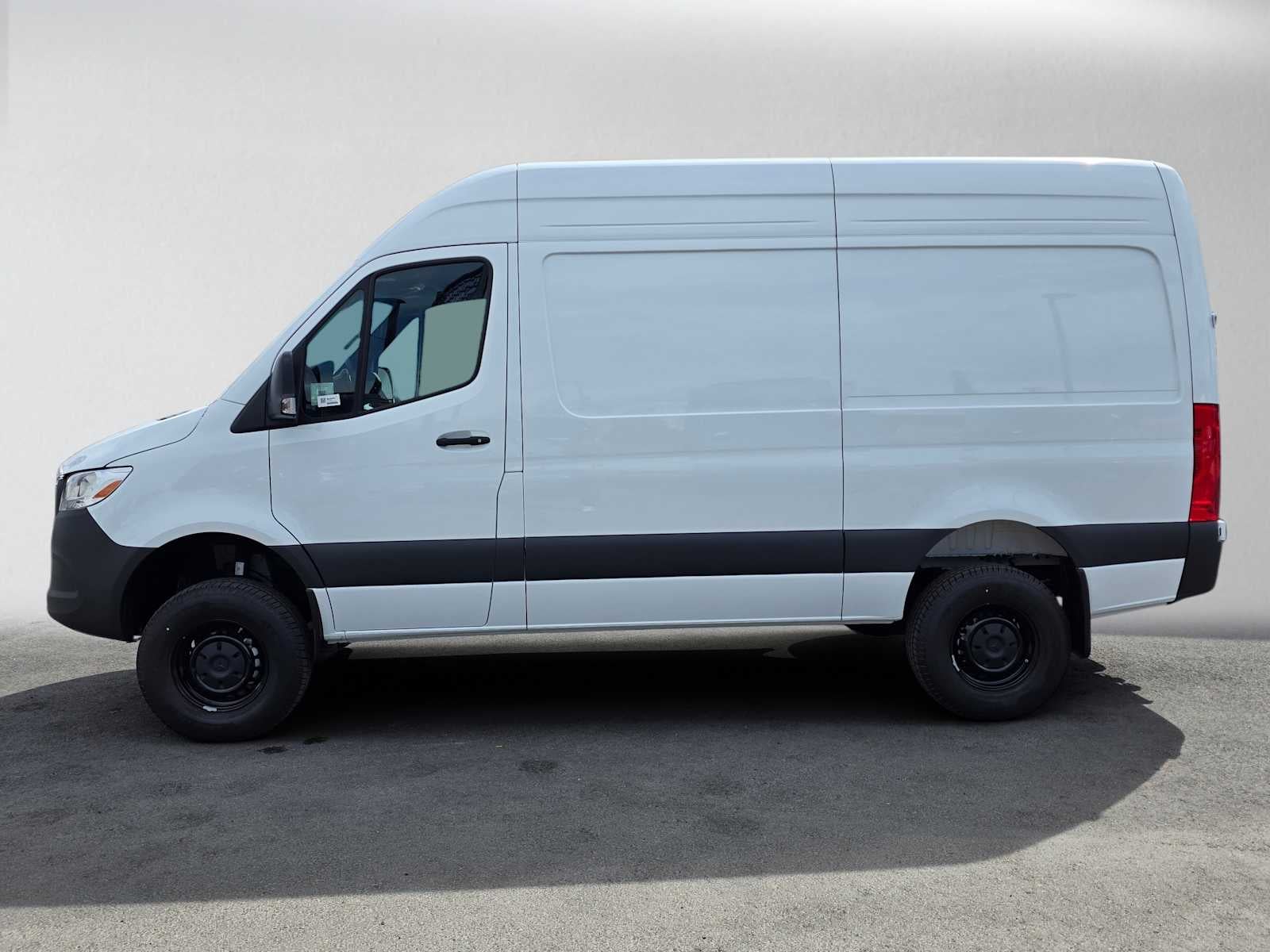 2026 Mercedes-Benz Sprinter 2500 Standard Roof I4 Diesel HO 144 AWD