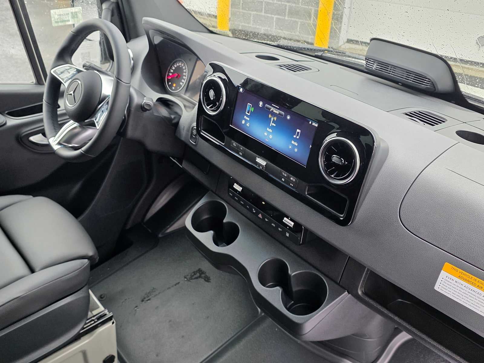 2026 Mercedes-Benz Sprinter Passenger 2500 Standard Roof I4 Diesel HO 144 AWD