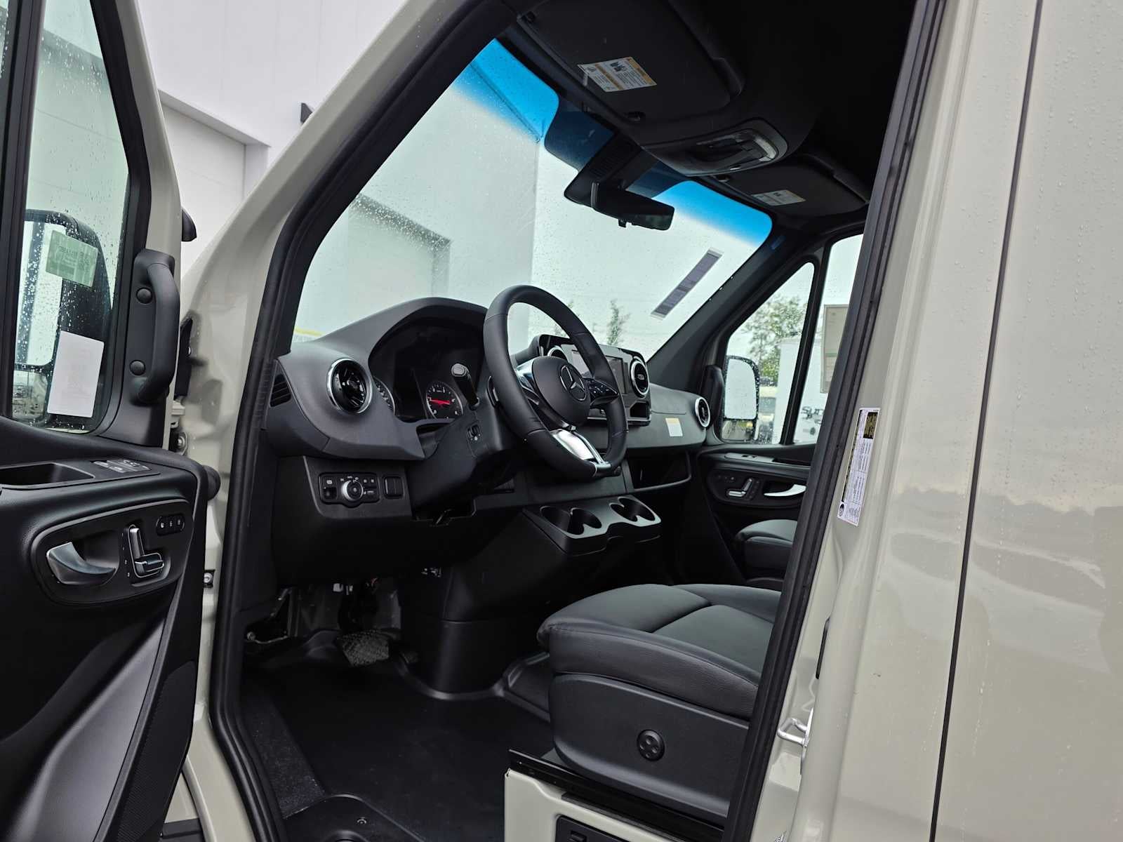 2026 Mercedes-Benz Sprinter Passenger 2500 Standard Roof I4 Diesel HO 144 AWD
