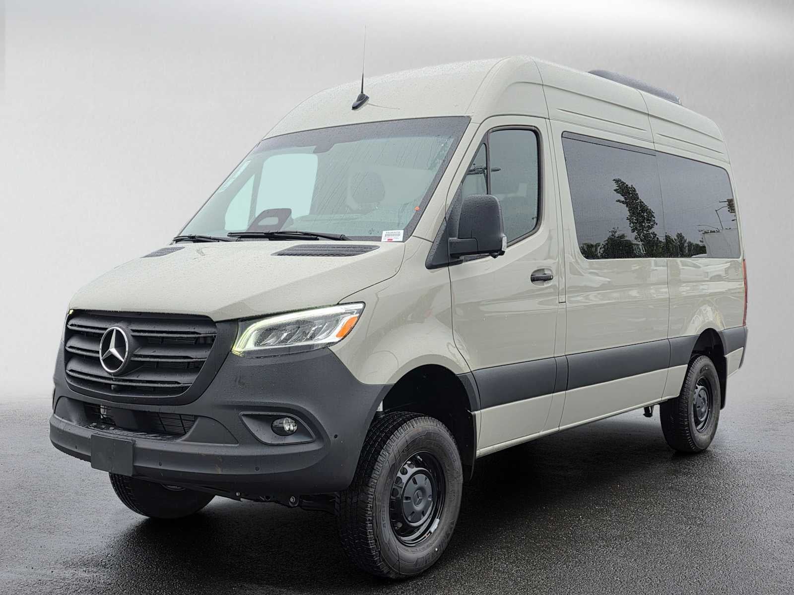 2026 Mercedes-Benz Sprinter Passenger 2500 Standard Roof I4 Diesel HO 144 AWD