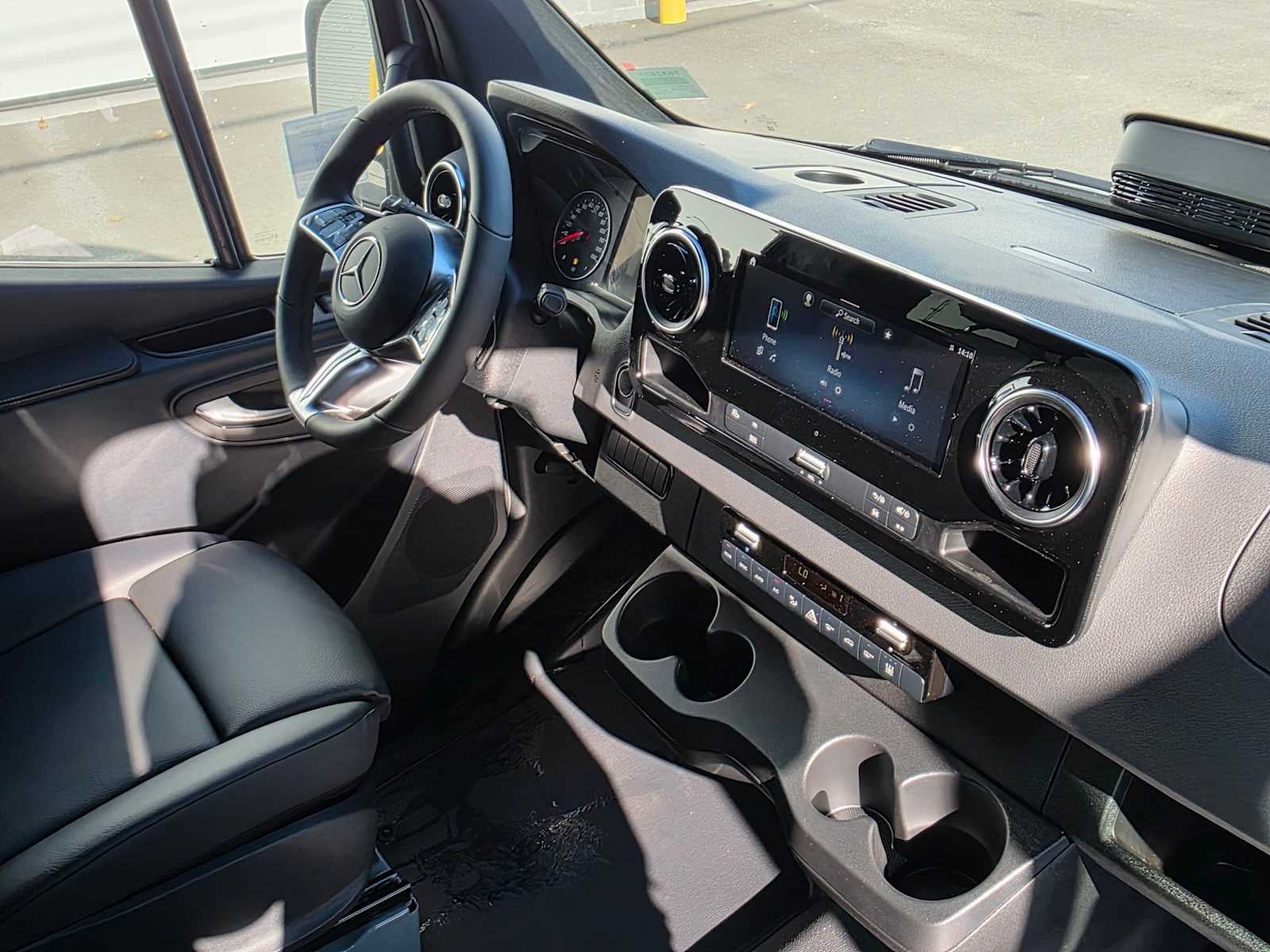 2026 Mercedes-Benz Sprinter Passenger 2500 Standard Roof I4 Diesel HO 144 AWD