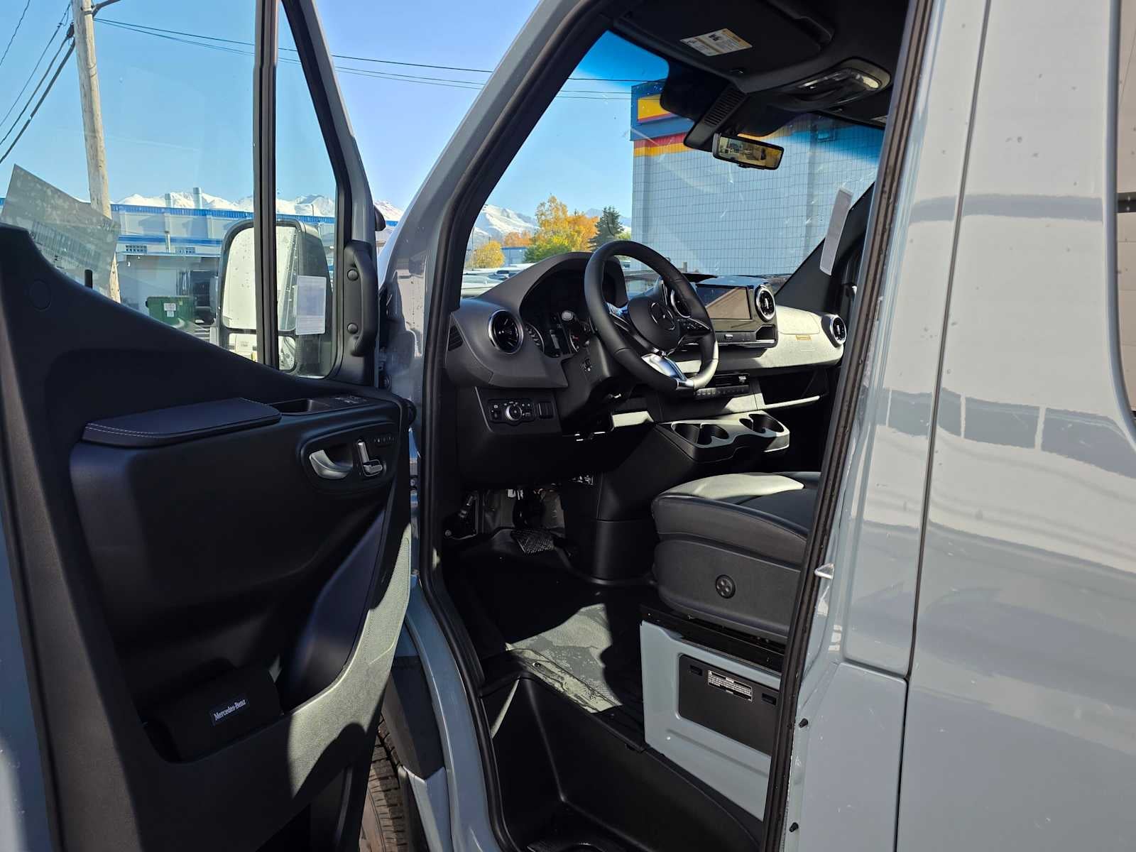 2026 Mercedes-Benz Sprinter Passenger 2500 Standard Roof I4 Diesel HO 144 AWD