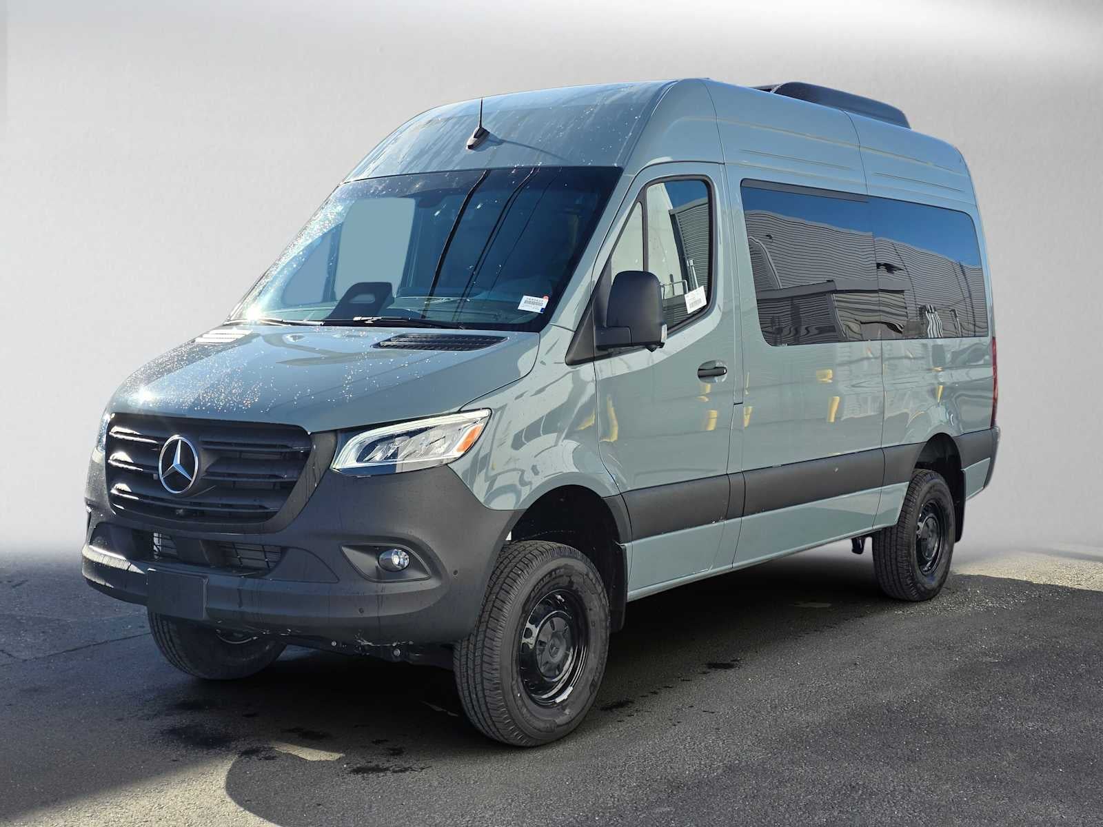 2026 Mercedes-Benz Sprinter Passenger 2500 Standard Roof I4 Diesel HO 144 AWD