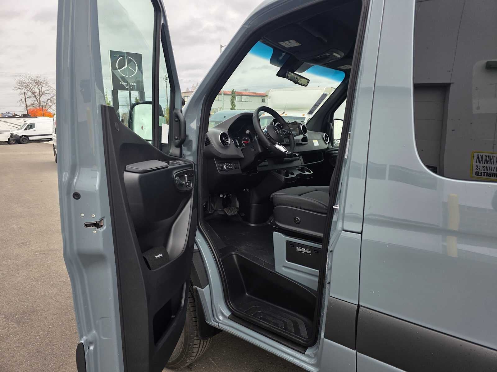 2026 Mercedes-Benz Sprinter Passenger 2500 Standard Roof I4 Diesel HO 144 AWD
