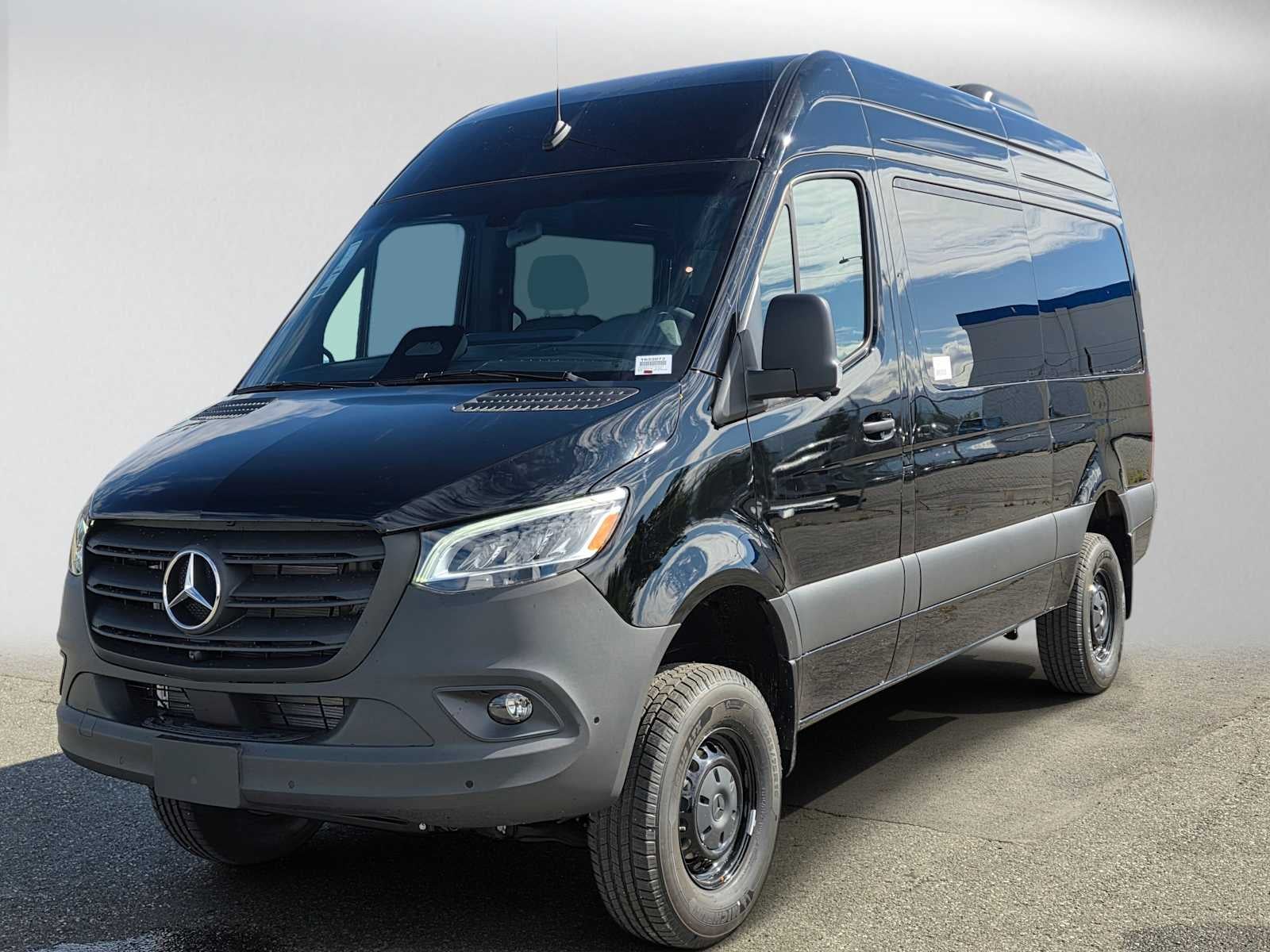 2026 Mercedes-Benz Sprinter Passenger Van 2500 Standard Roof I4 Diesel HO 144 AWD