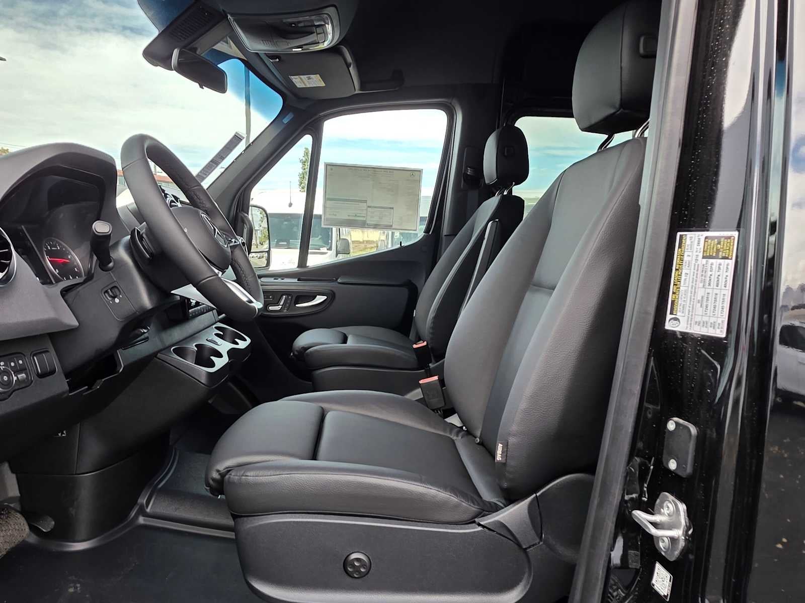 2026 Mercedes-Benz Sprinter Passenger 2500 Standard Roof I4 Diesel HO 144 AWD