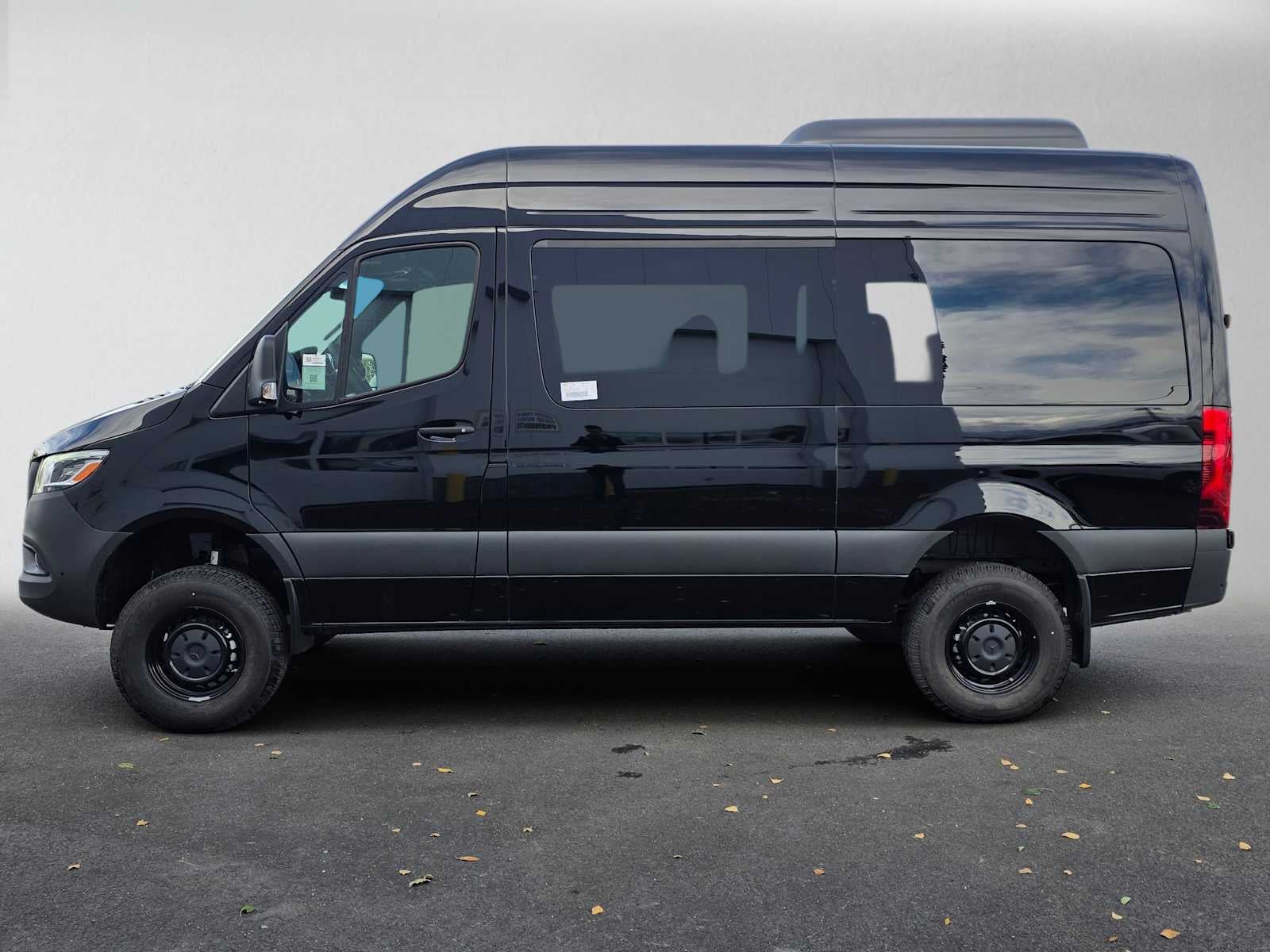 2026 Mercedes-Benz Sprinter Passenger 2500 Standard Roof I4 Diesel HO 144 AWD