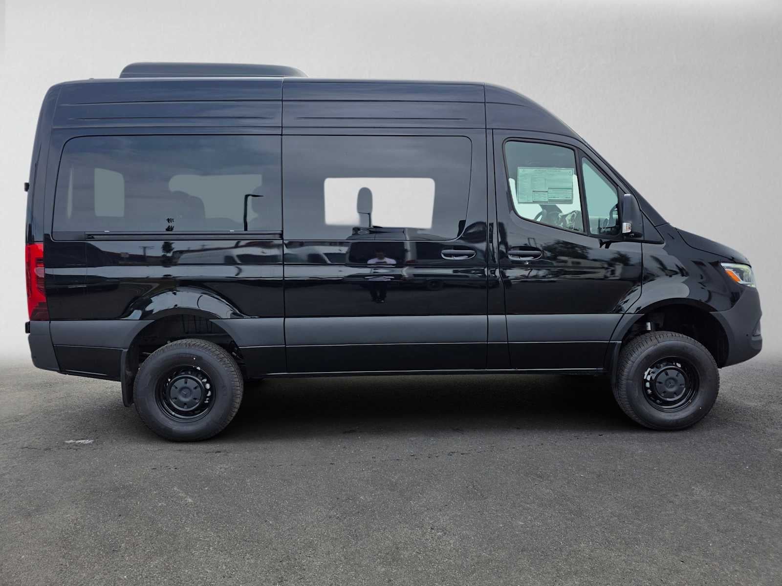 2026 Mercedes-Benz Sprinter Passenger Van 2500 Standard Roof I4 Diesel HO 144 AWD