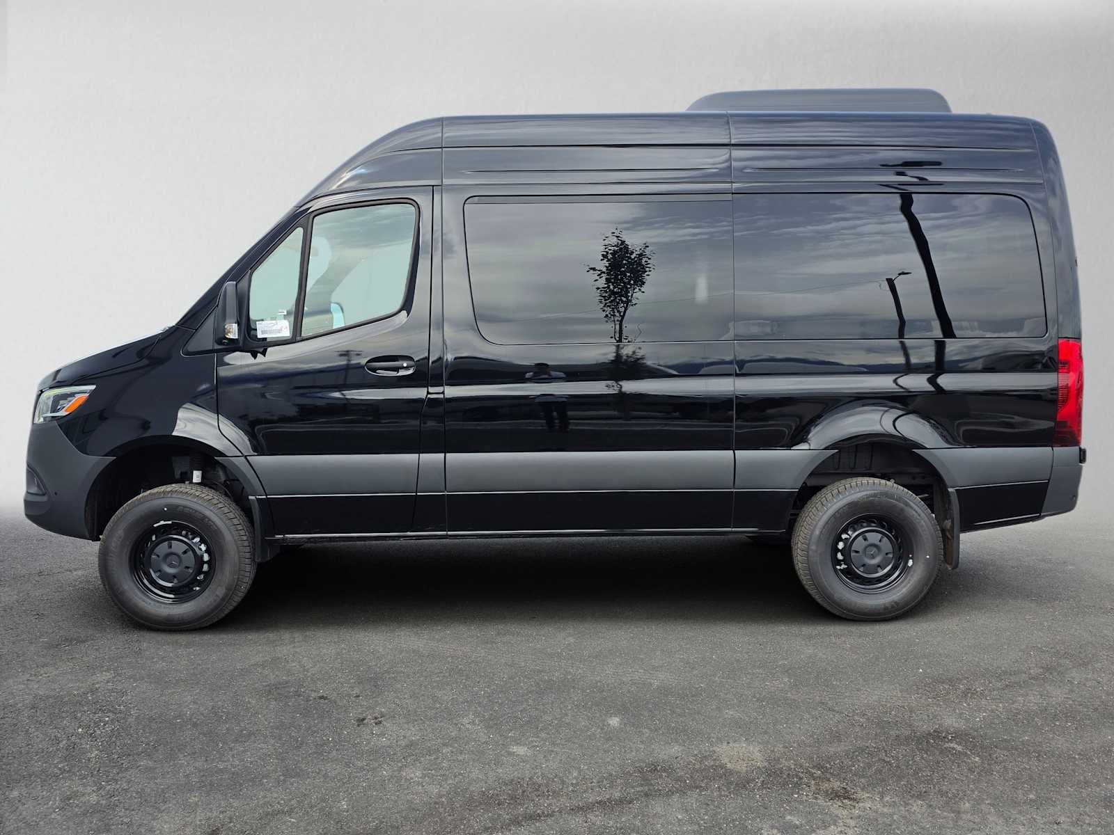 2026 Mercedes-Benz Sprinter Passenger Van 2500 Standard Roof I4 Diesel HO 144 AWD