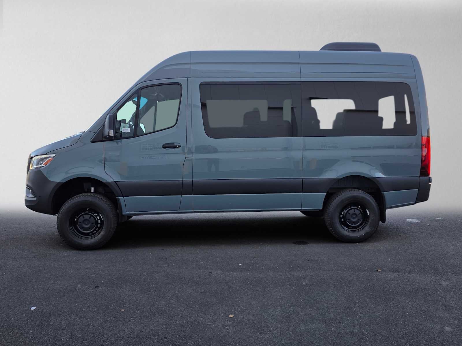 2026 Mercedes-Benz Sprinter Passenger 2500 Standard Roof I4 Diesel HO 144 AWD