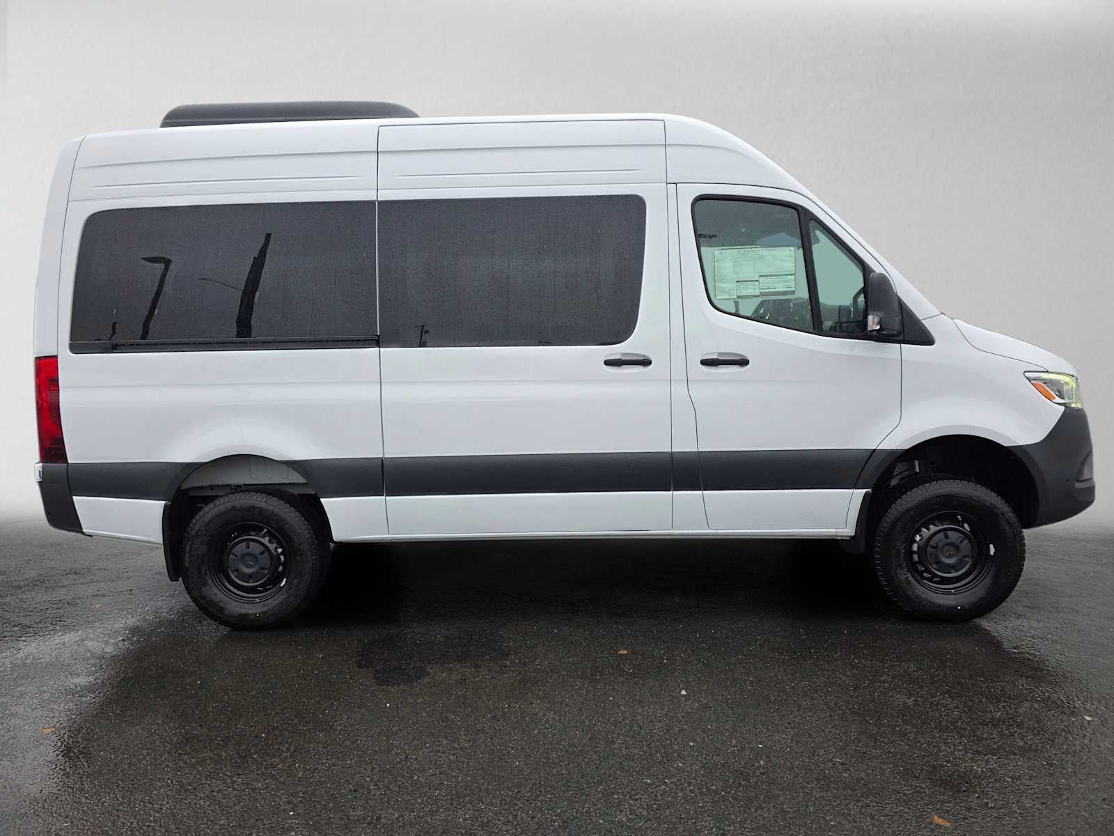 2026 Mercedes-Benz Sprinter Passenger 2500 Standard Roof I4 Diesel HO 144 AWD
