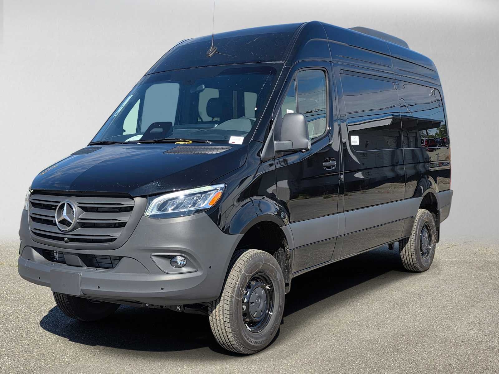 2026 Mercedes-Benz Sprinter Passenger Van 2500 Standard Roof I4 Diesel HO 144 AWD