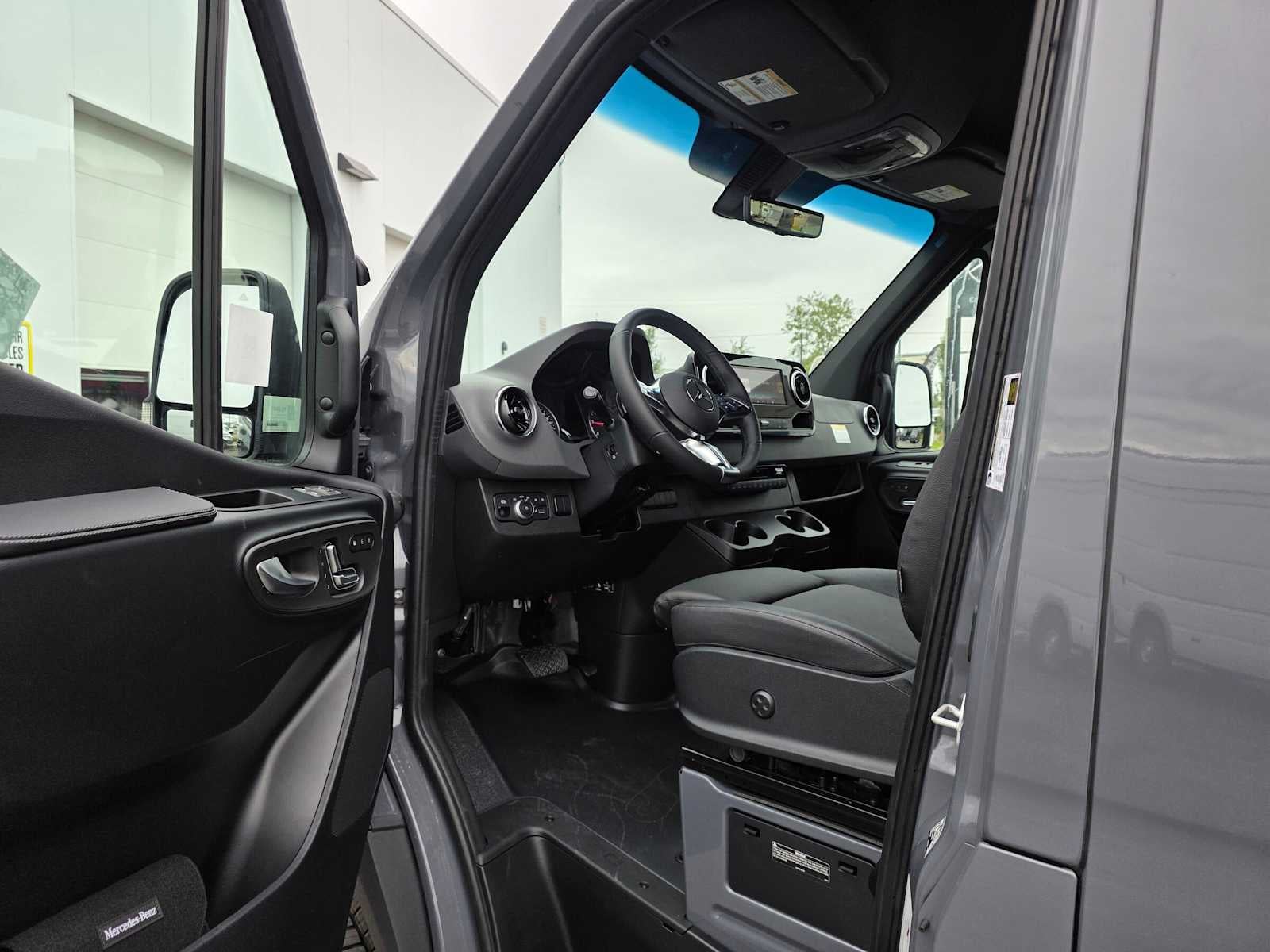 2026 Mercedes-Benz Sprinter Passenger Van 2500 Standard Roof I4 Diesel HO 144 AWD