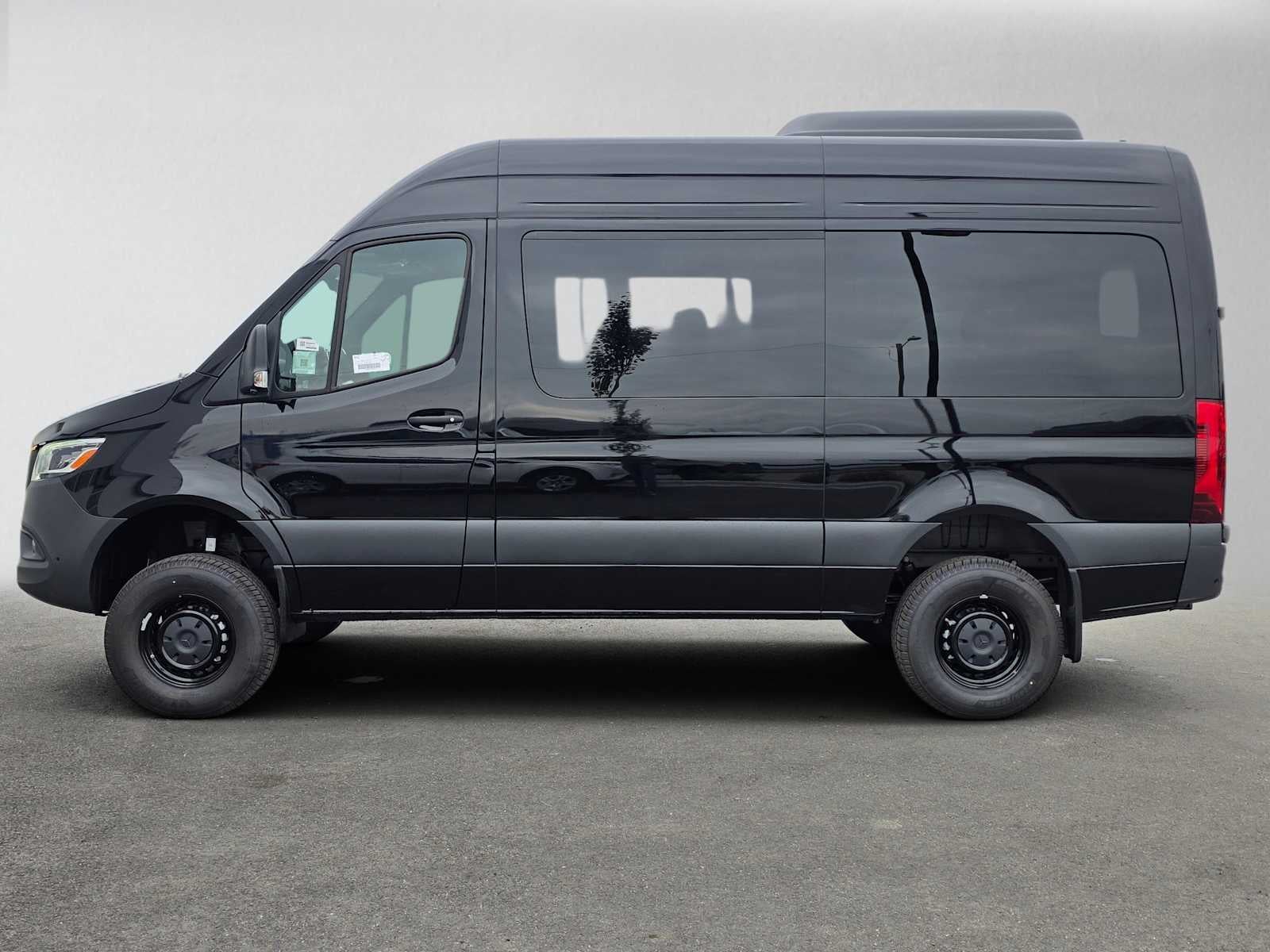 2026 Mercedes-Benz Sprinter Passenger 2500 Standard Roof I4 Diesel HO 144 AWD
