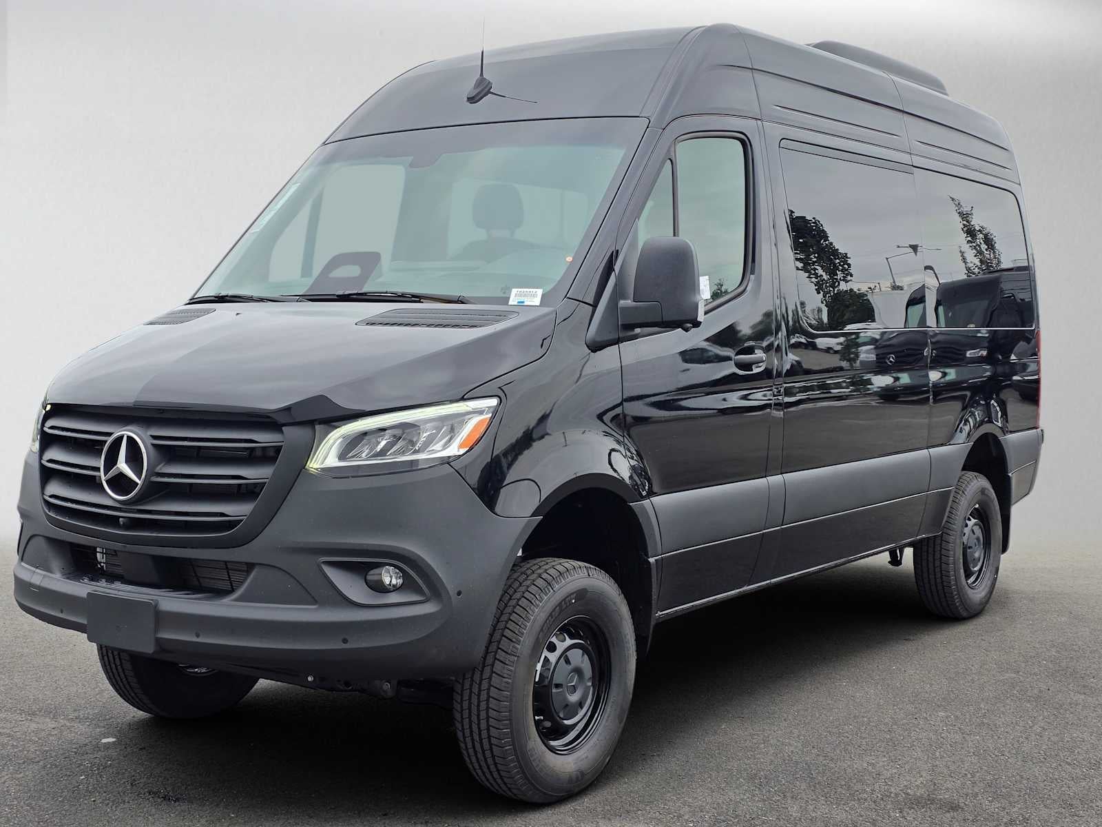 2026 Mercedes-Benz Sprinter Passenger 2500 Standard Roof I4 Diesel HO 144 AWD