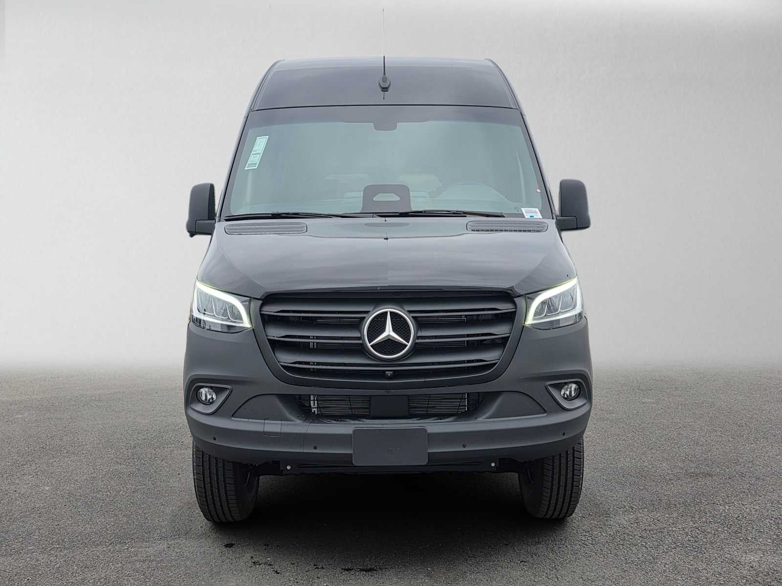 2026 Mercedes-Benz Sprinter Passenger 2500 Standard Roof I4 Diesel HO 144 AWD