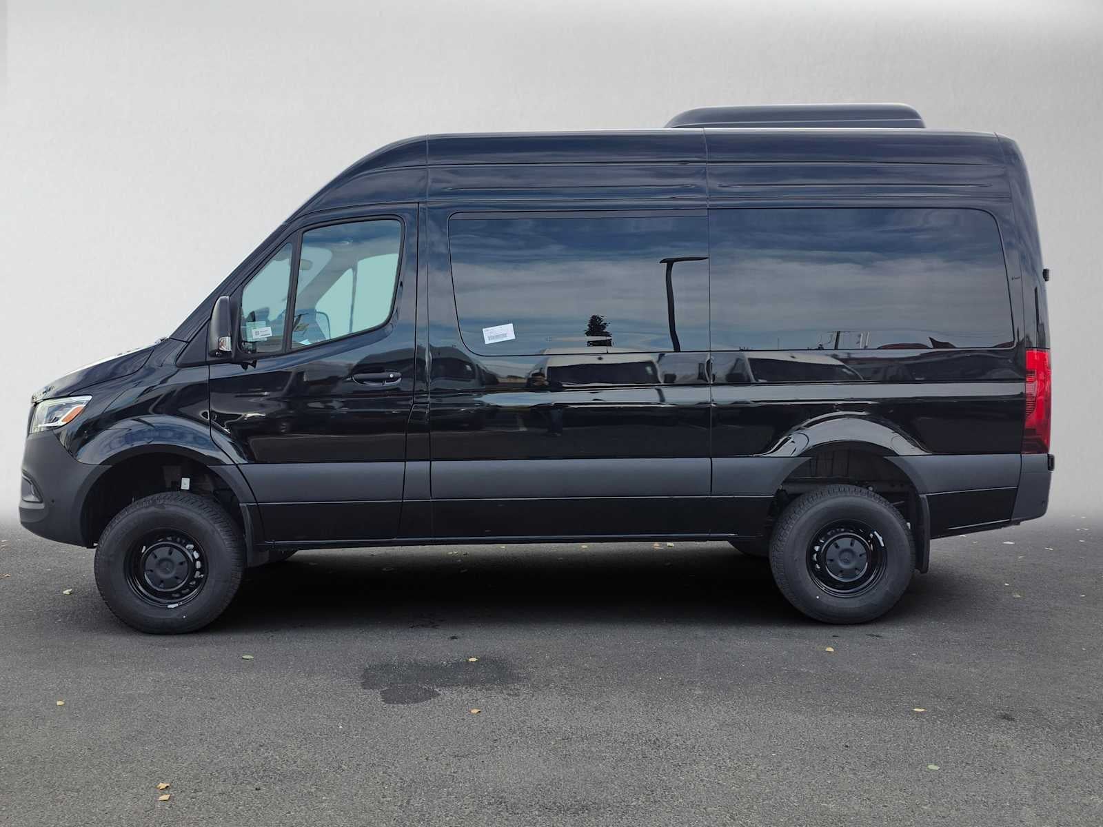 2026 Mercedes-Benz Sprinter Passenger 2500 Standard Roof I4 Diesel HO 144 AWD