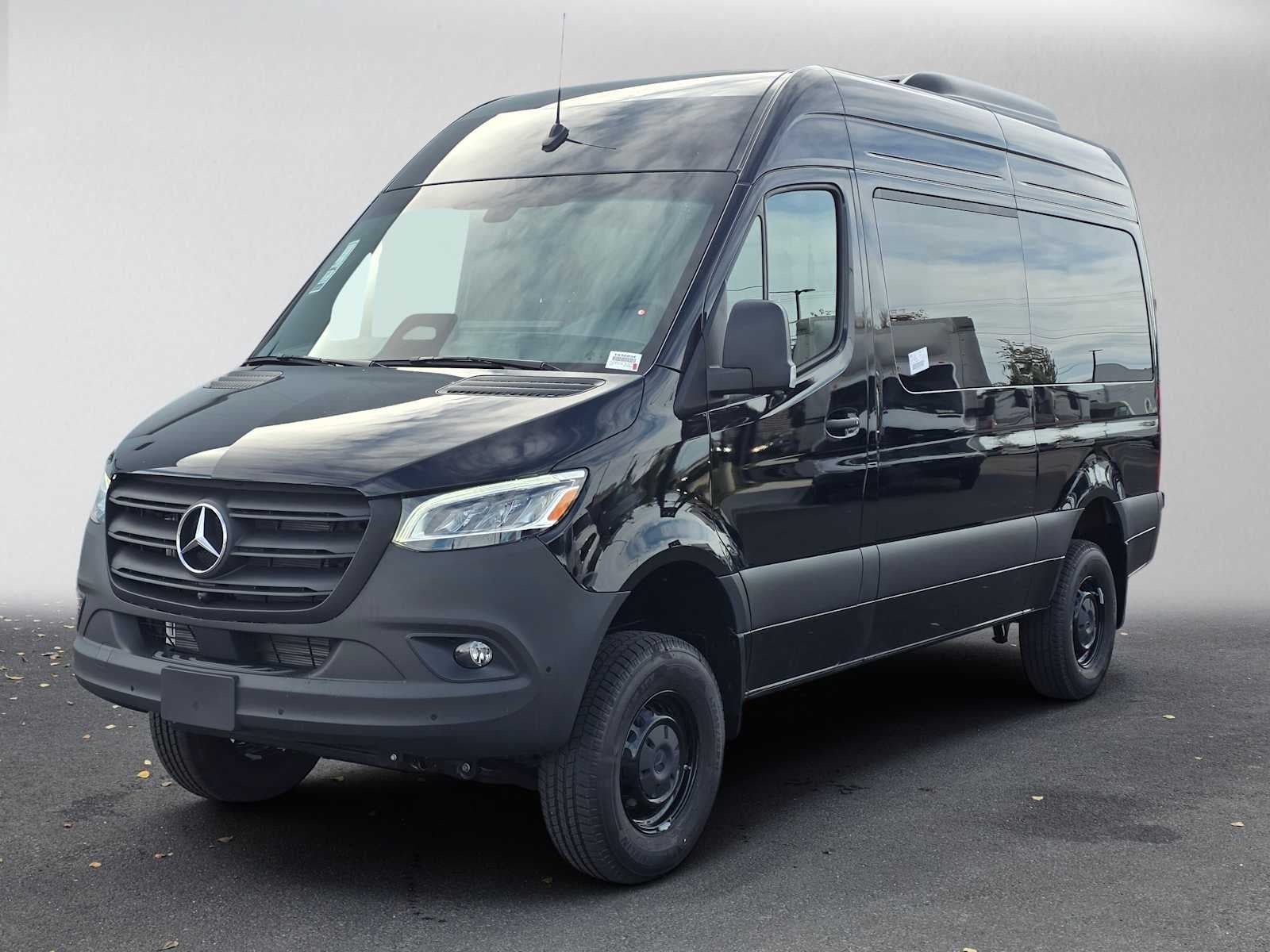 2026 Mercedes-Benz Sprinter Passenger 2500 Standard Roof I4 Diesel HO 144 AWD