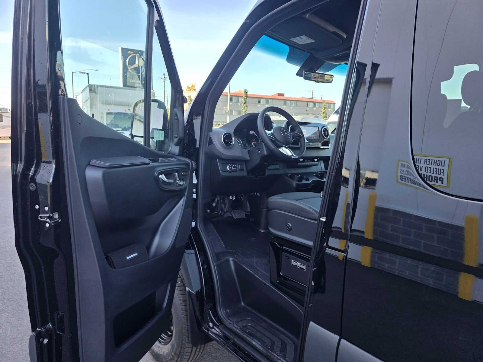2026 Mercedes-Benz Sprinter Passenger 2500 Standard Roof I4 Diesel HO 144 AWD