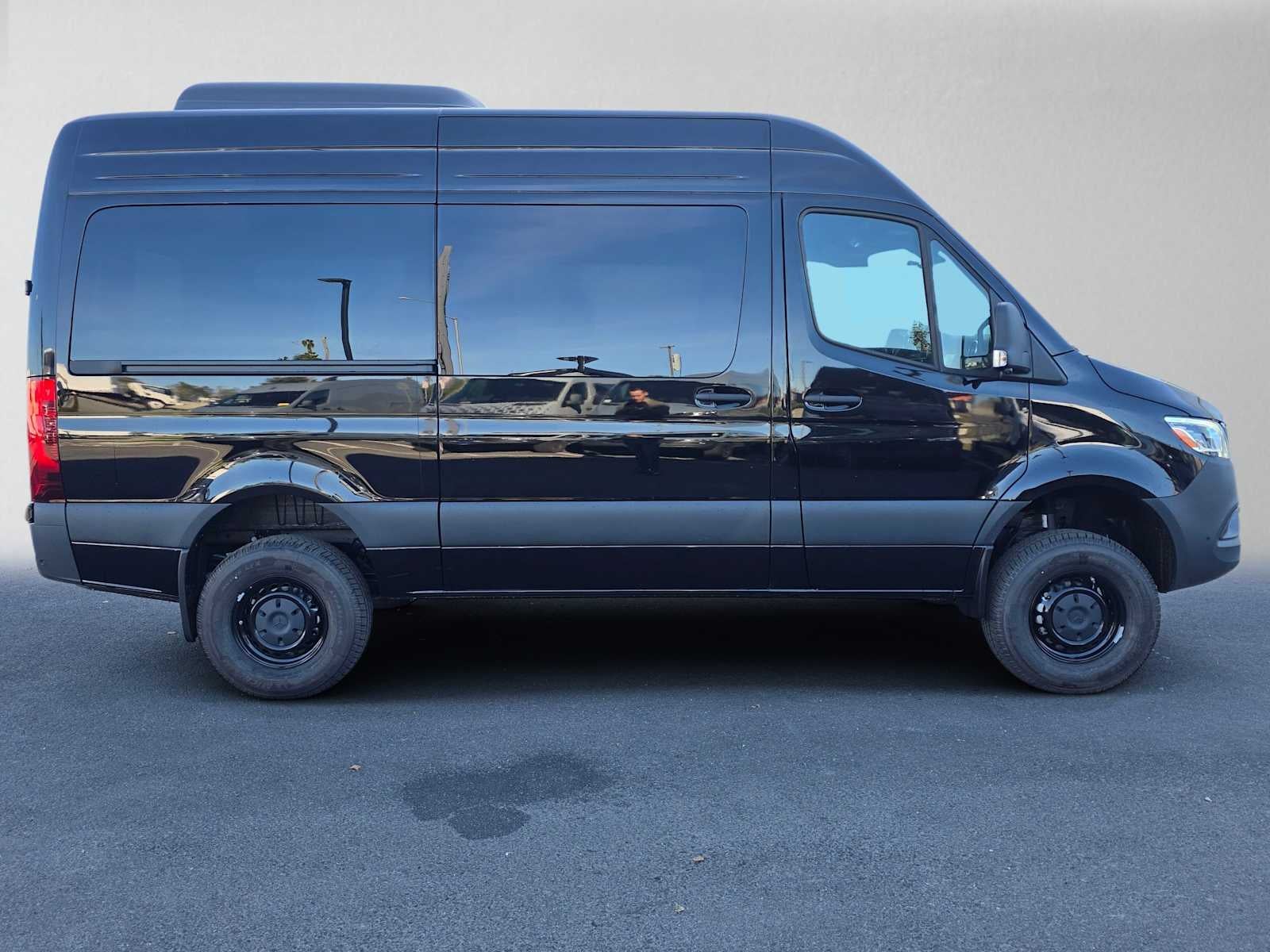 2026 Mercedes-Benz Sprinter Passenger 2500 Standard Roof I4 Diesel HO 144 AWD