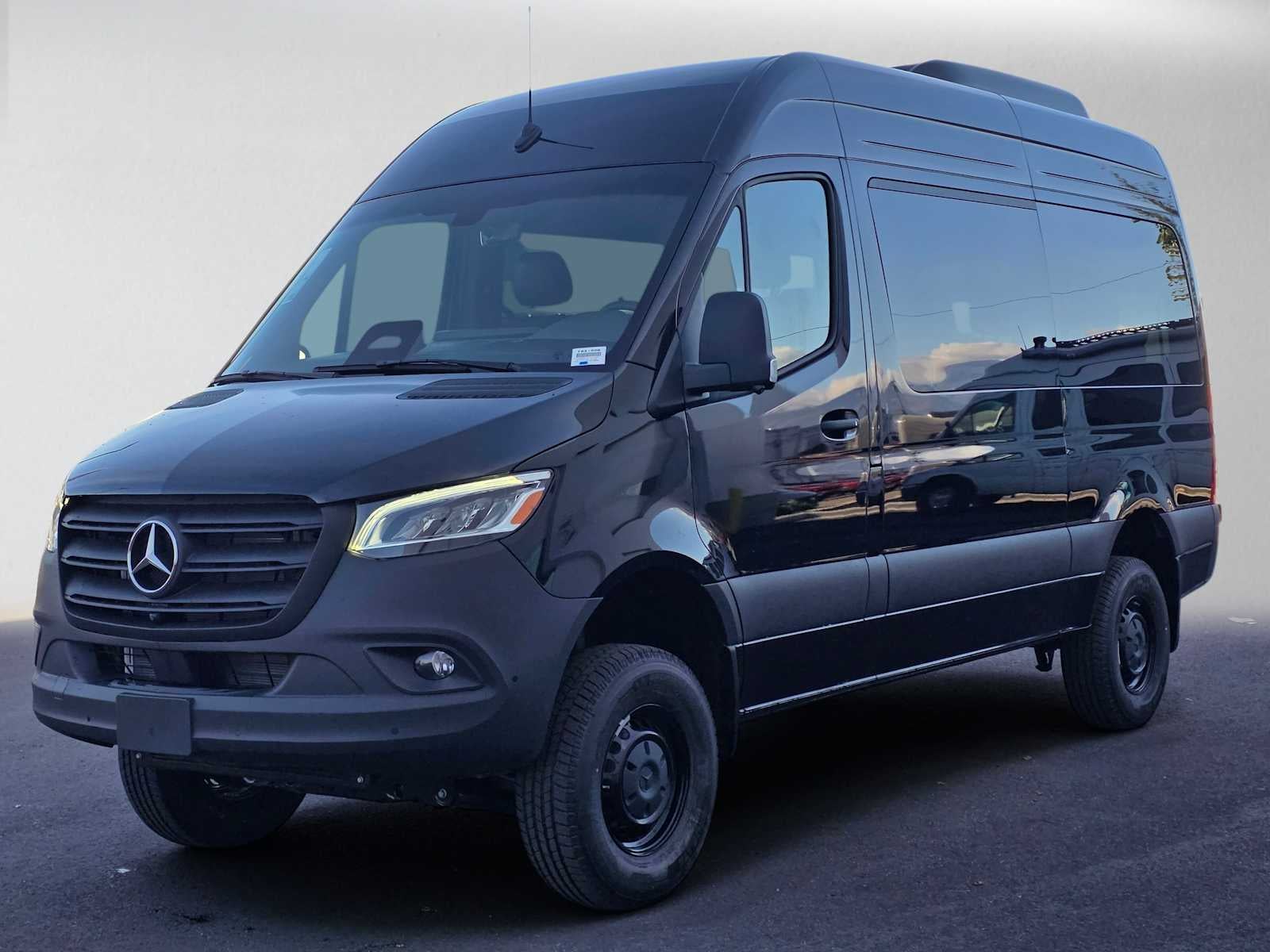 2026 Mercedes-Benz Sprinter Passenger 2500 Standard Roof I4 Diesel HO 144 AWD
