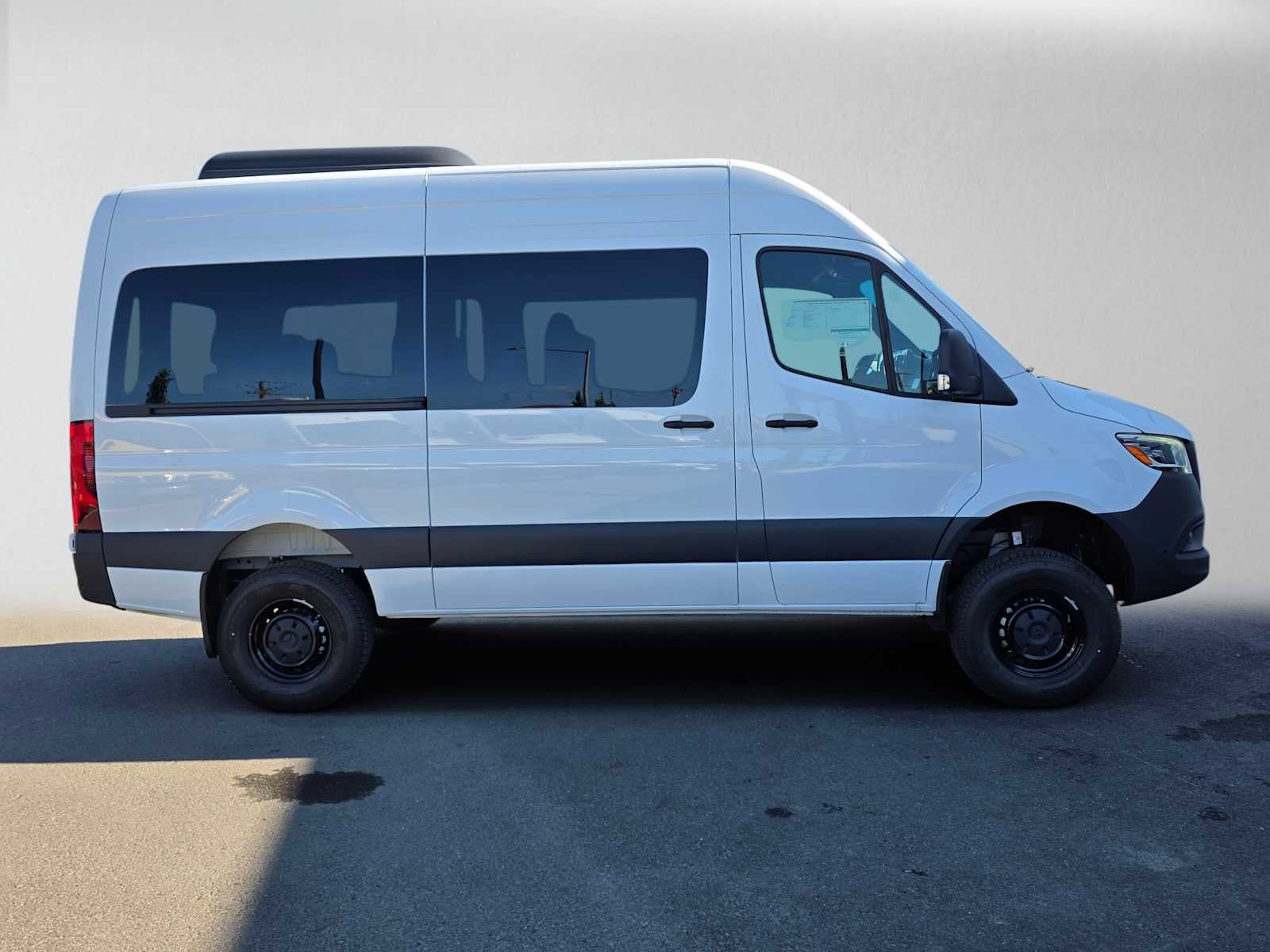 2026 Mercedes-Benz Sprinter Passenger 2500 Standard Roof I4 Diesel HO 144 AWD
