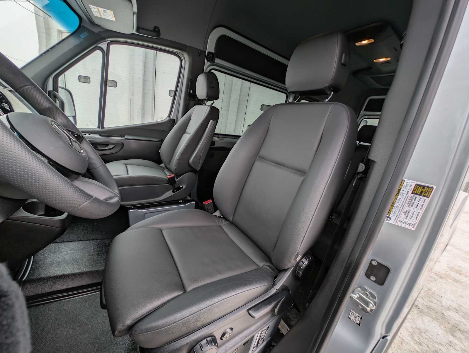 2025 Mercedes-Benz Sprinter Passenger Van 2500 Standard Roof I4 Diesel HO 144" AWD