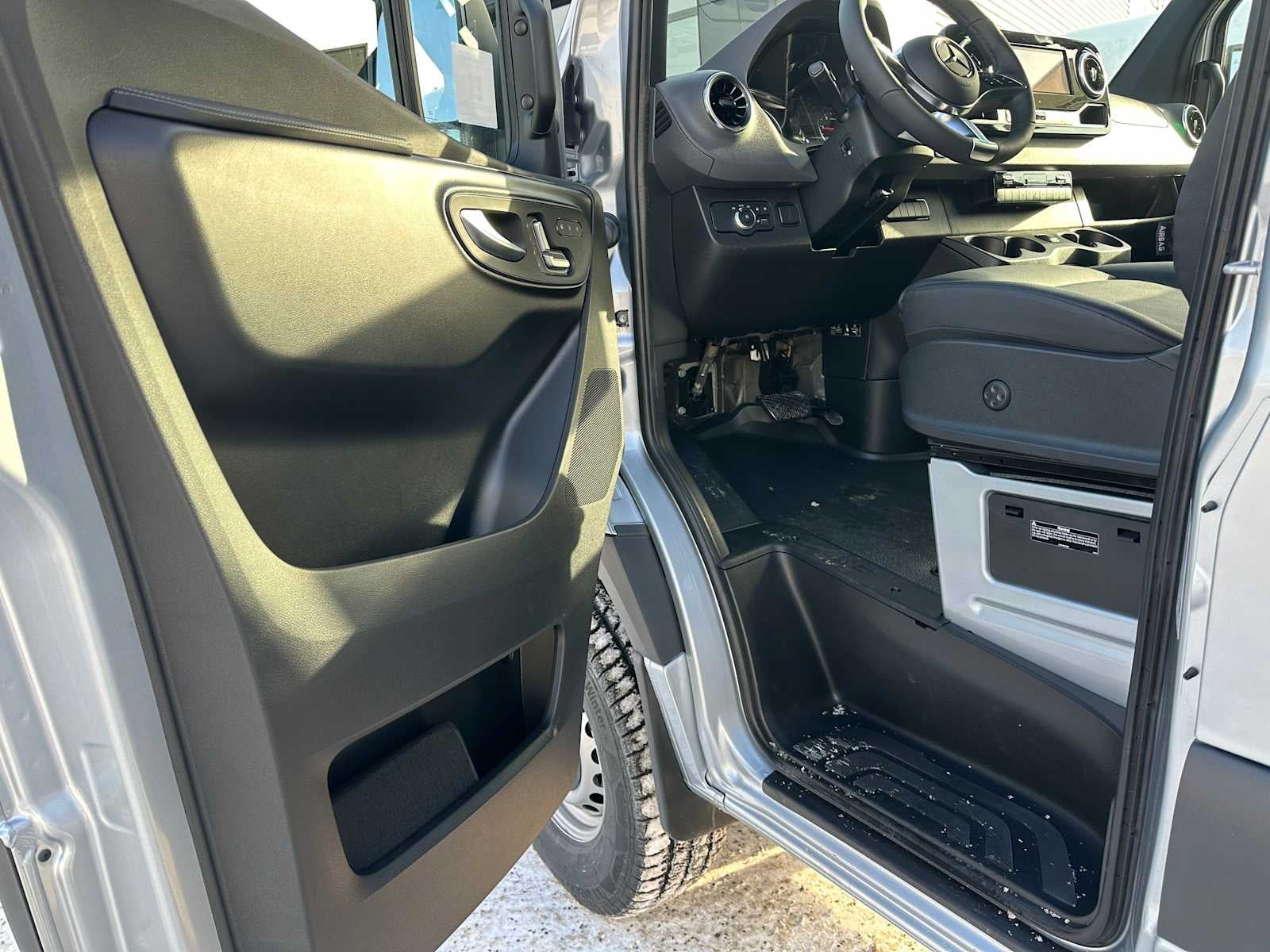 2026 Mercedes-Benz Sprinter Passenger Van 2500 Standard Roof I4 Diesel HO 144" AWD