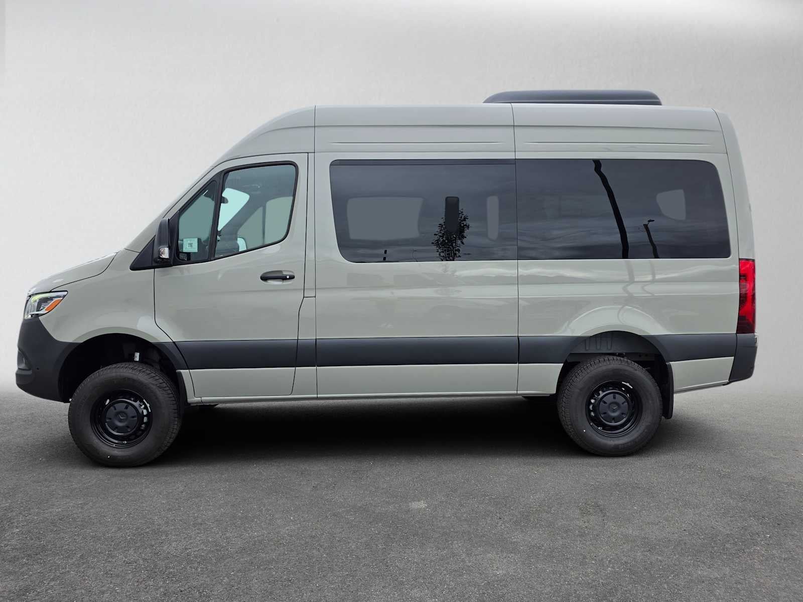 2026 Mercedes-Benz Sprinter Passenger Van 2500 Standard Roof I4 Diesel HO 144 AWD