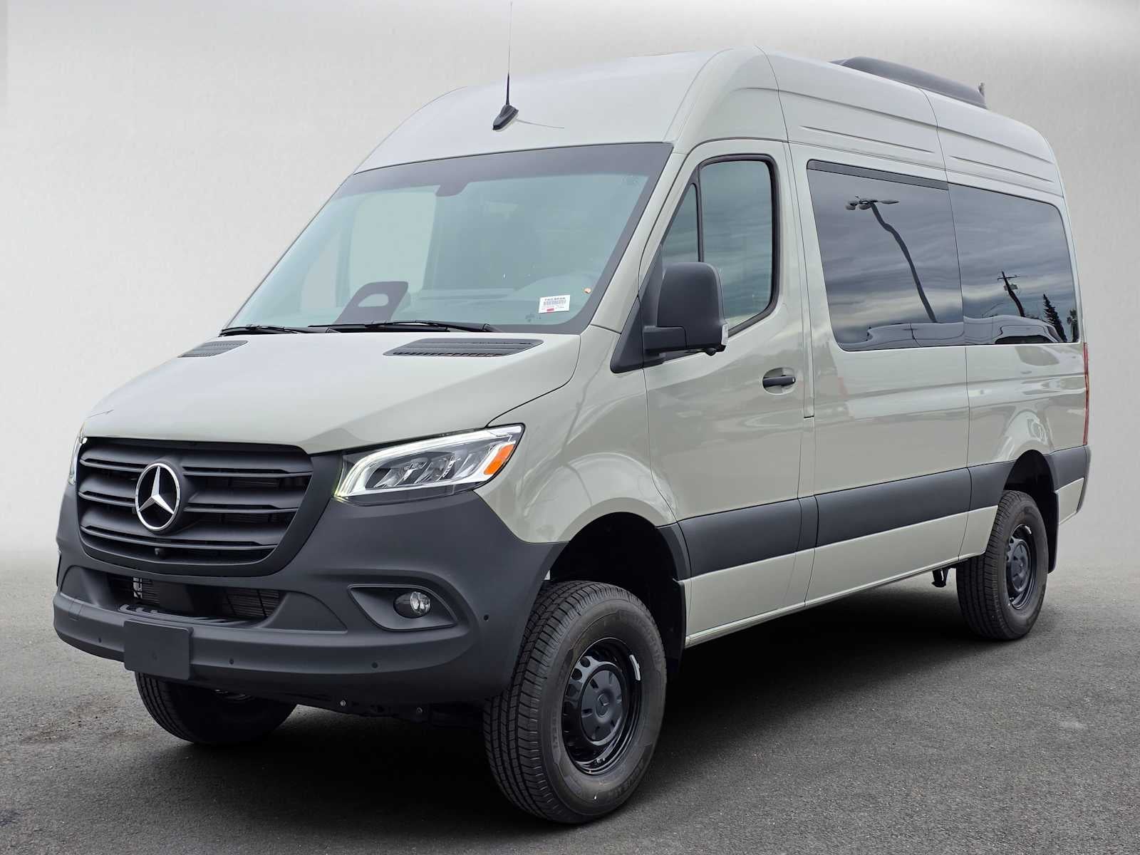 2026 Mercedes-Benz Sprinter Passenger Van 2500 Standard Roof I4 Diesel HO 144 AWD