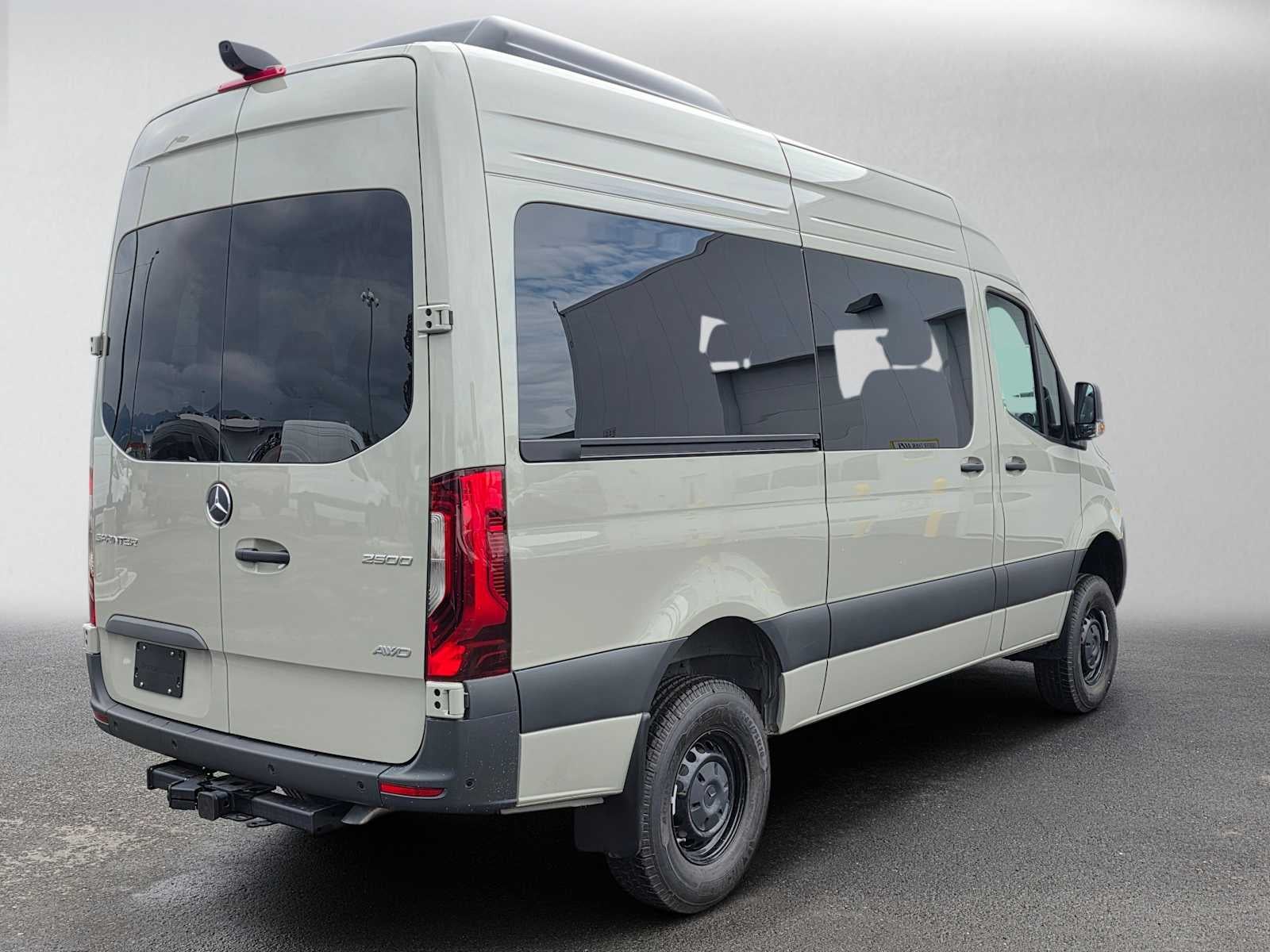 2026 Mercedes-Benz Sprinter Passenger Van 2500 Standard Roof I4 Diesel HO 144 AWD