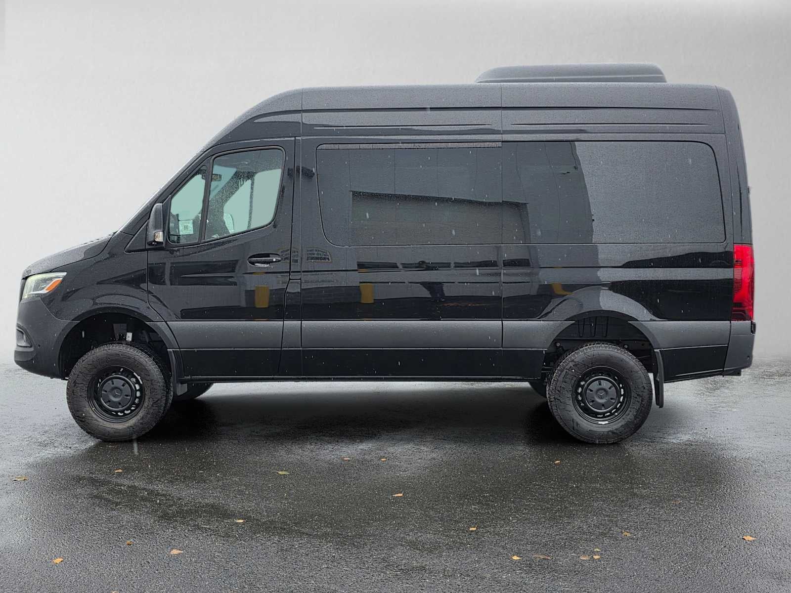 2026 Mercedes-Benz Sprinter Passenger 2500 Standard Roof I4 Diesel HO 144 AWD
