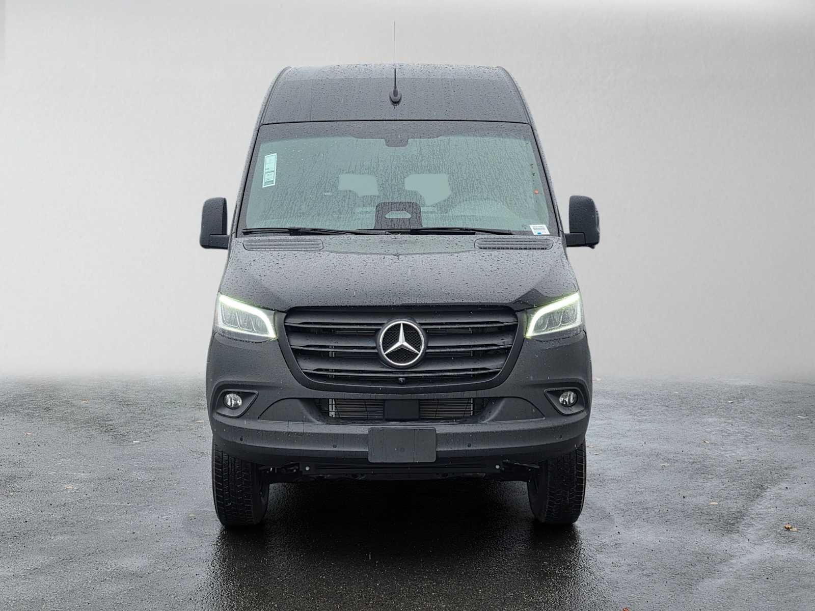 2026 Mercedes-Benz Sprinter Passenger 2500 Standard Roof I4 Diesel HO 144 AWD