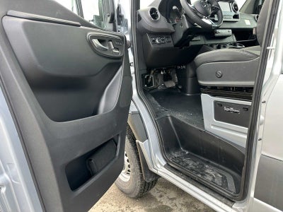 2026 Mercedes-Benz Sprinter Passenger Van 2500 Standard Roof I4 Diesel HO 144 AWD