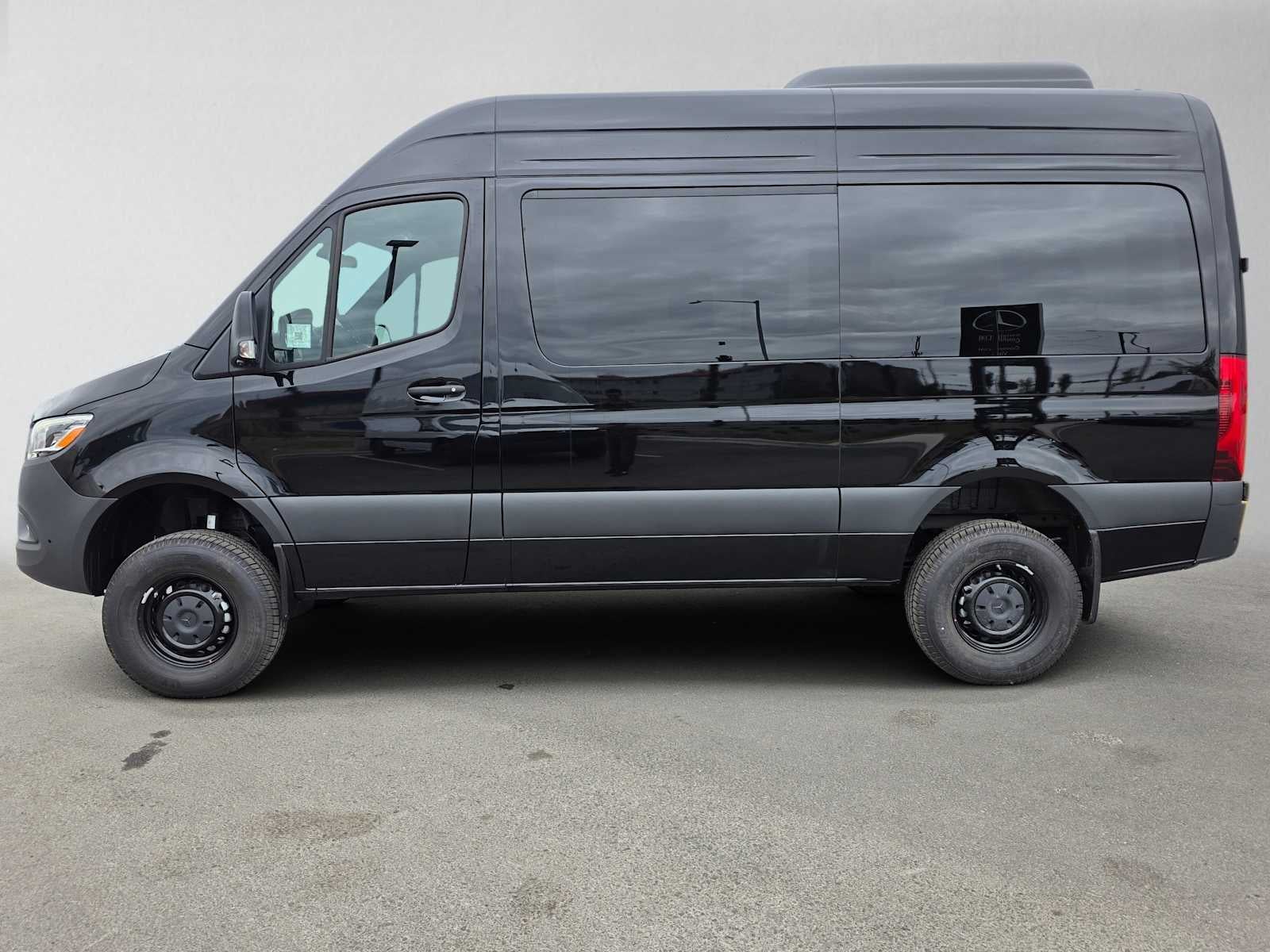 2026 Mercedes-Benz Sprinter Passenger Van 2500 Standard Roof I4 Diesel HO 144 AWD