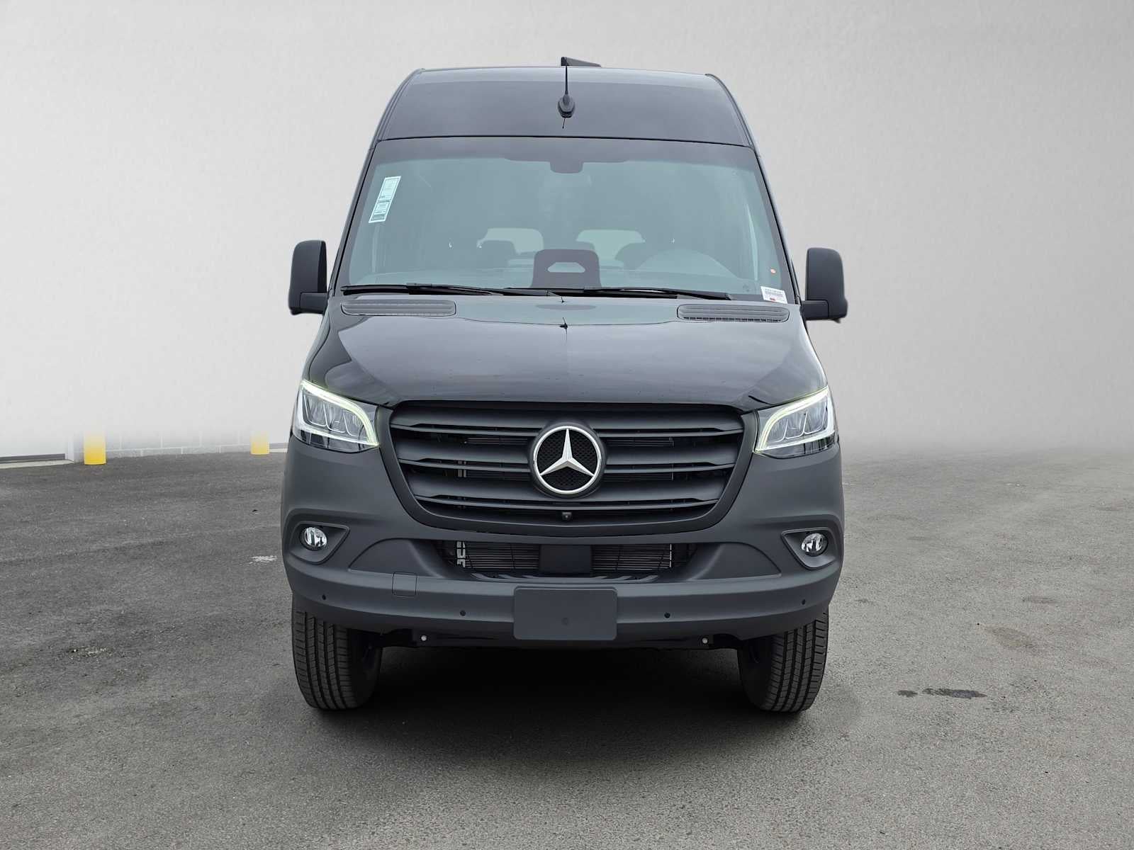 2026 Mercedes-Benz Sprinter Passenger Van 2500 Standard Roof I4 Diesel HO 144 AWD