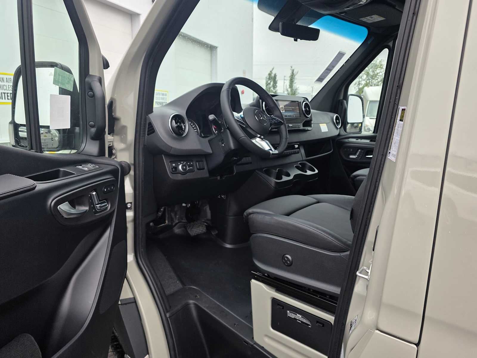 2026 Mercedes-Benz Sprinter Passenger 2500 Standard Roof I4 Diesel HO 144 AWD