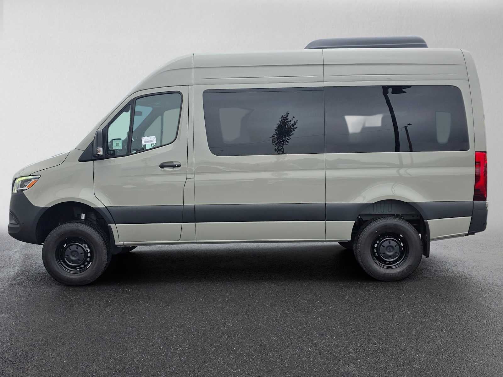 2026 Mercedes-Benz Sprinter Passenger 2500 Standard Roof I4 Diesel HO 144 AWD