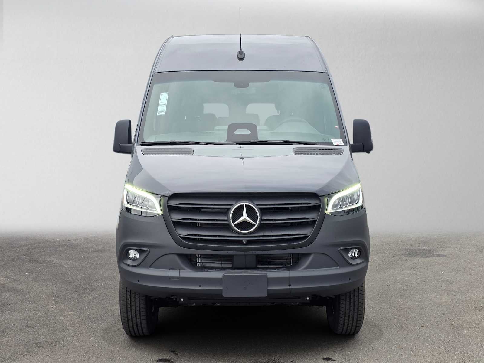 2026 Mercedes-Benz Sprinter Passenger 2500 Standard Roof I4 Diesel HO 144 AWD
