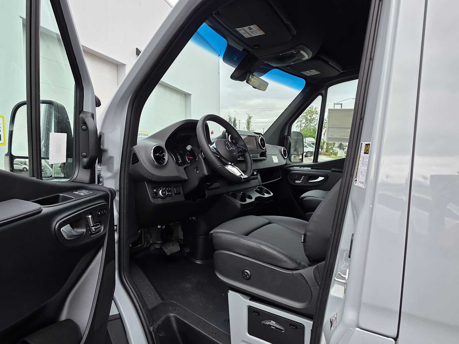 2026 Mercedes-Benz Sprinter Passenger Van 2500 Standard Roof I4 Diesel HO 144 AWD