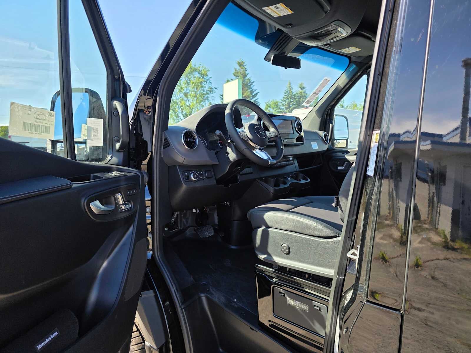 2026 Mercedes-Benz Sprinter Passenger Van 2500 Standard Roof I4 Diesel HO 144 AWD
