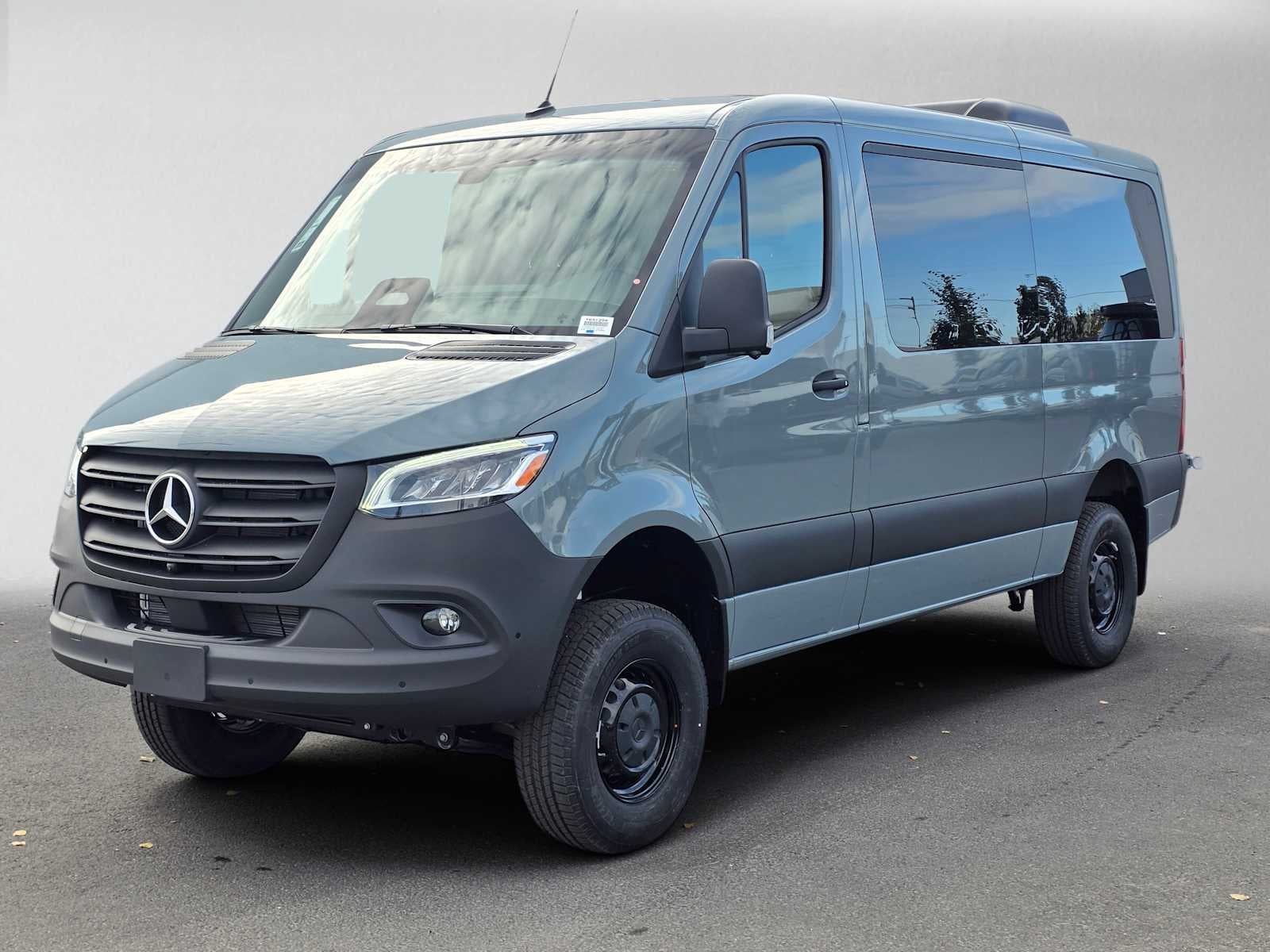 2026 Mercedes-Benz Sprinter Passenger 2500 Standard Roof I4 Diesel HO 144 AWD