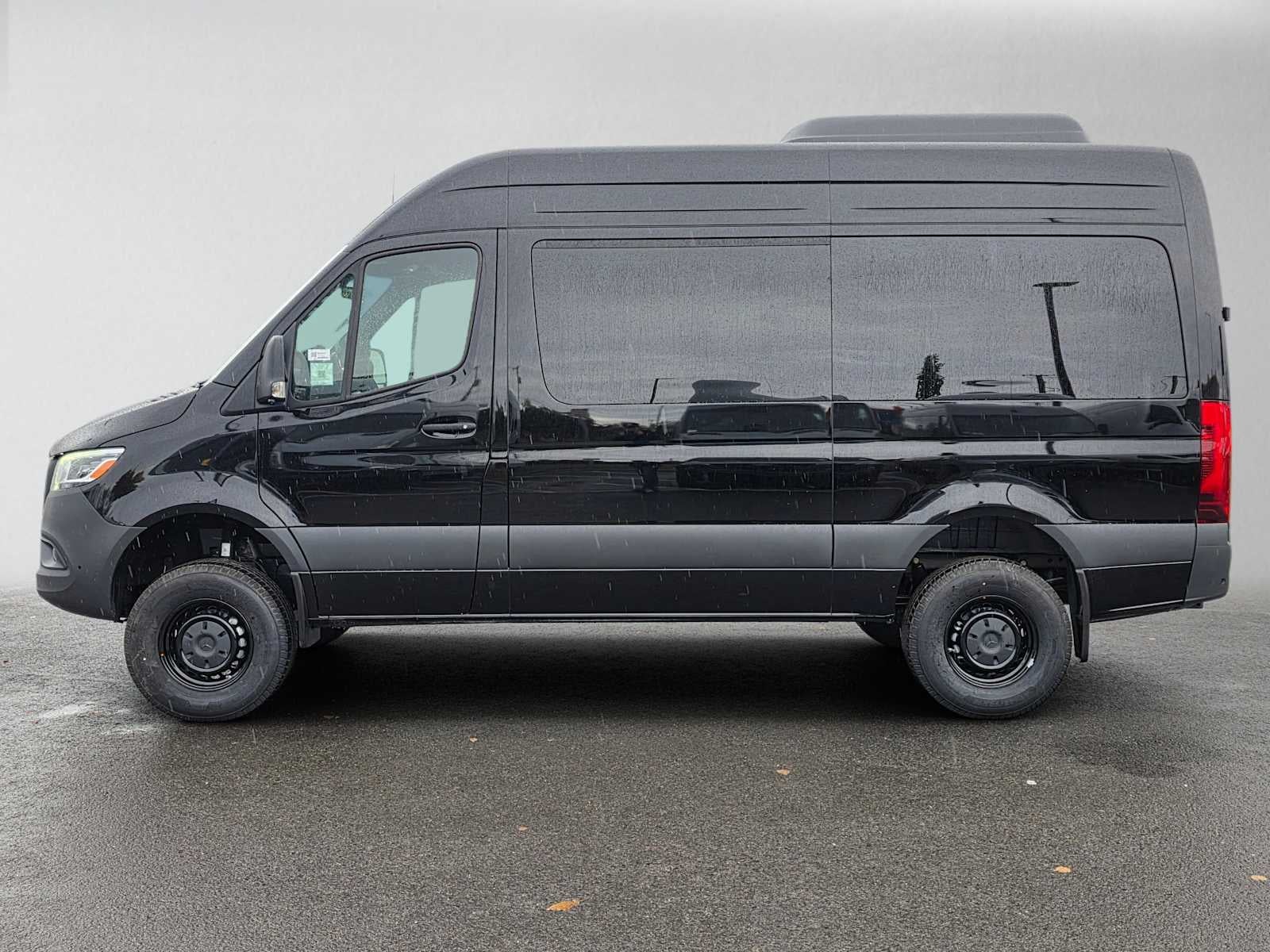 2026 Mercedes-Benz Sprinter Passenger 2500 Standard Roof I4 Diesel HO 144 AWD