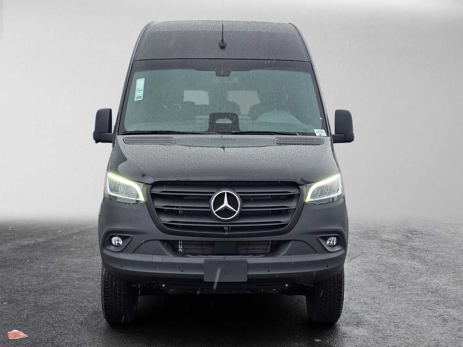 2026 Mercedes-Benz Sprinter Passenger 2500 Standard Roof I4 Diesel HO 144 AWD