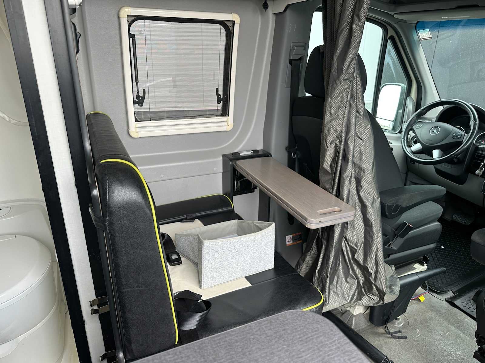 2018 Mercedes-Benz Sprinter Cargo Van 2500 Standard Roof V6 144" 4WD