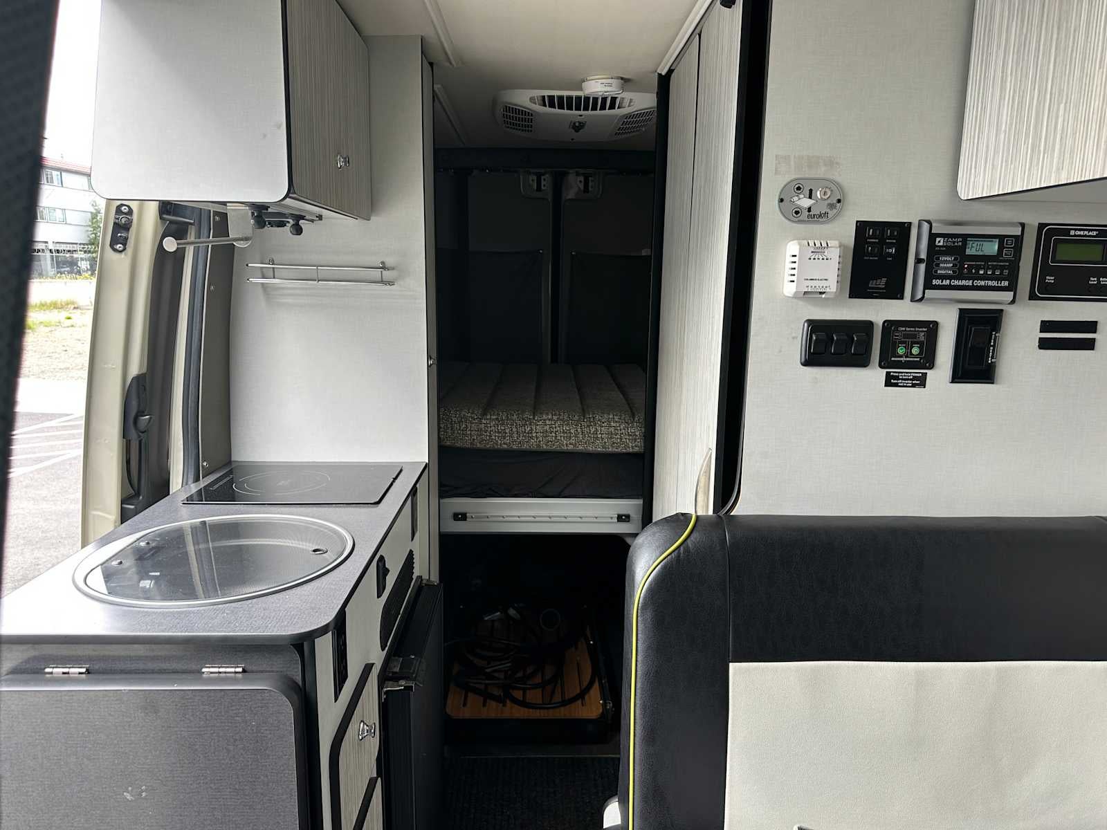 2018 Mercedes-Benz Sprinter Cargo Van 2500 Standard Roof V6 144" 4WD