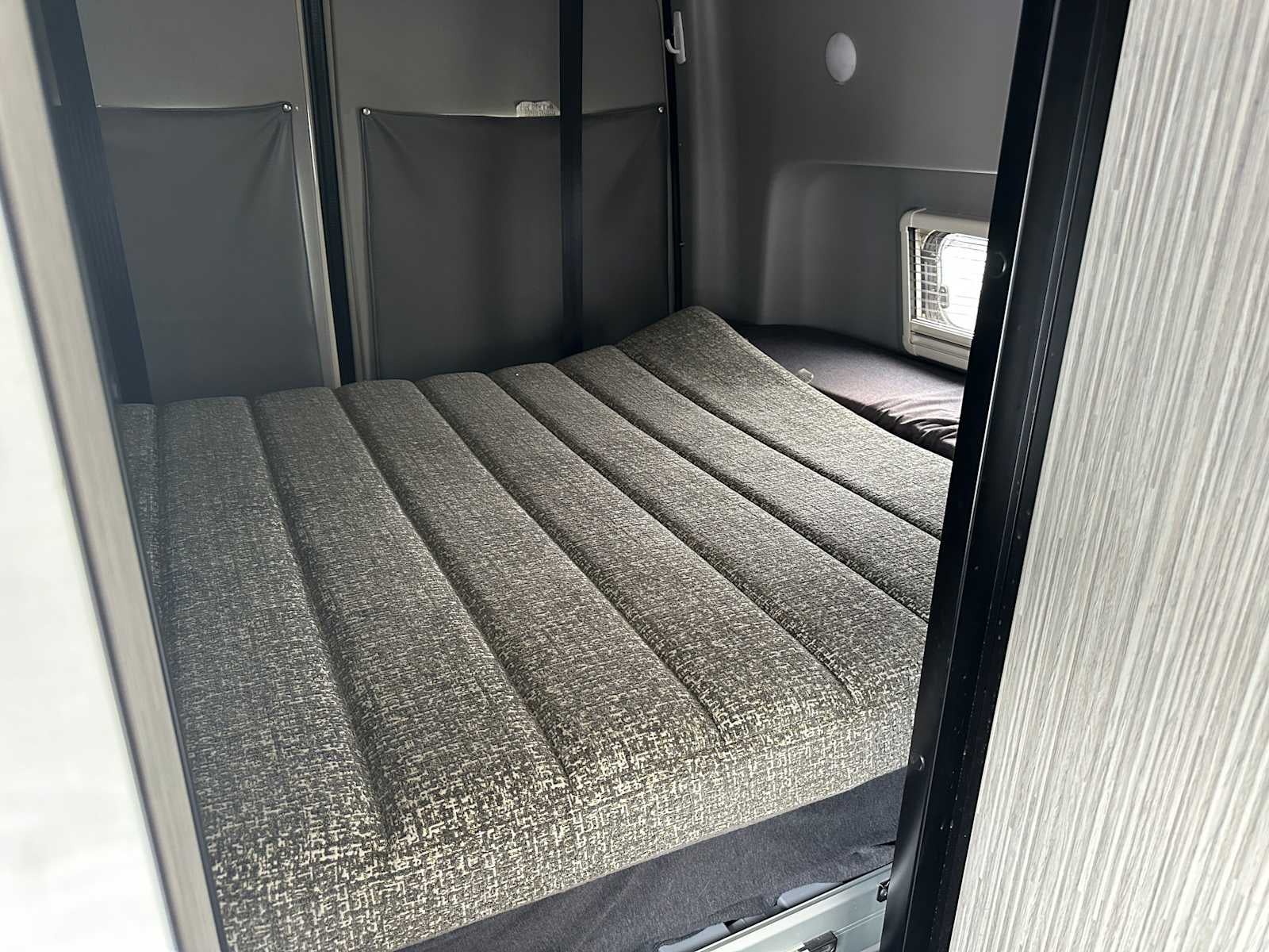 2018 Mercedes-Benz Sprinter Cargo Van 2500 Standard Roof V6 144" 4WD