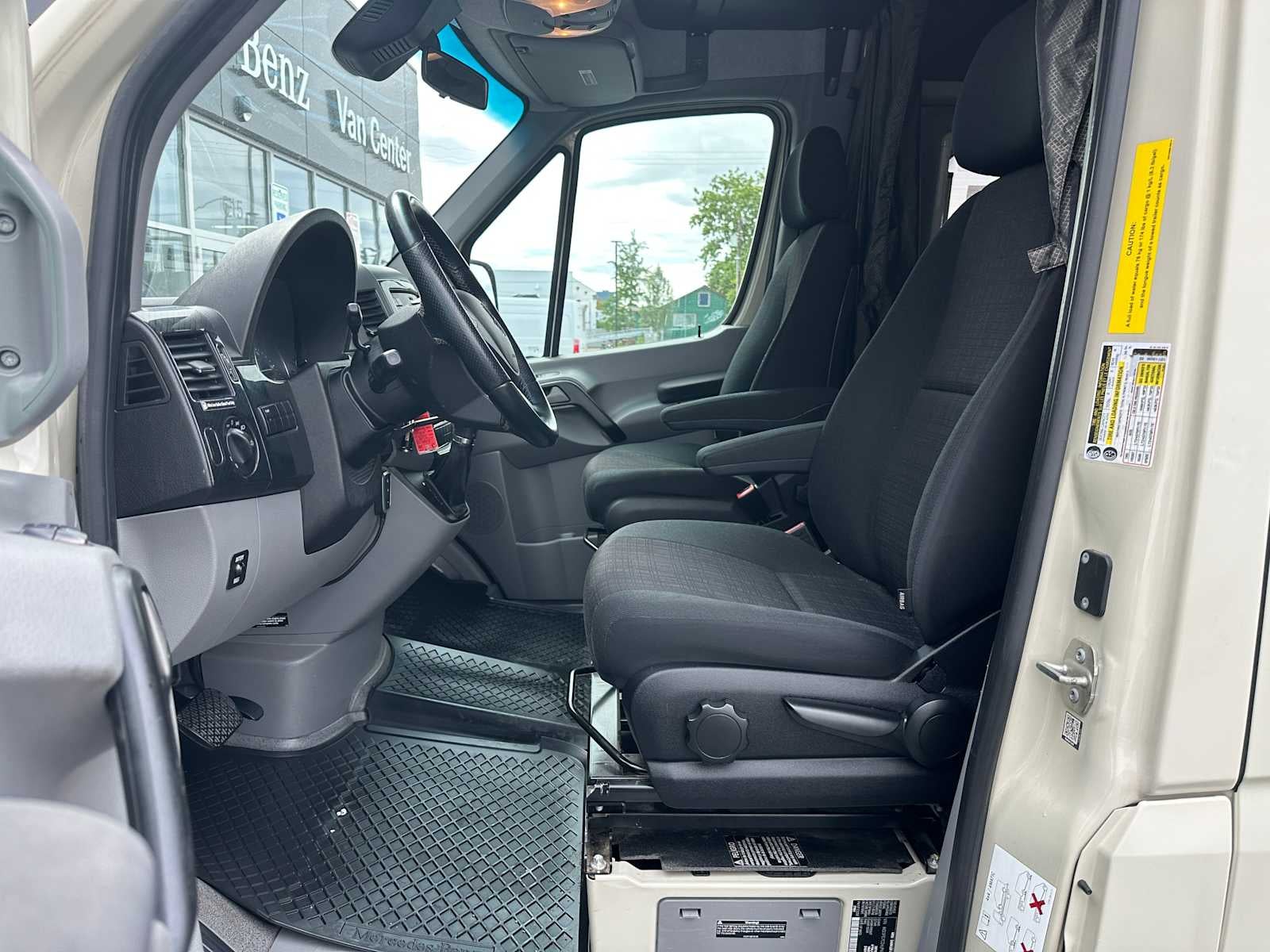 2018 Mercedes-Benz Sprinter Cargo Van 2500 Standard Roof V6 144" 4WD