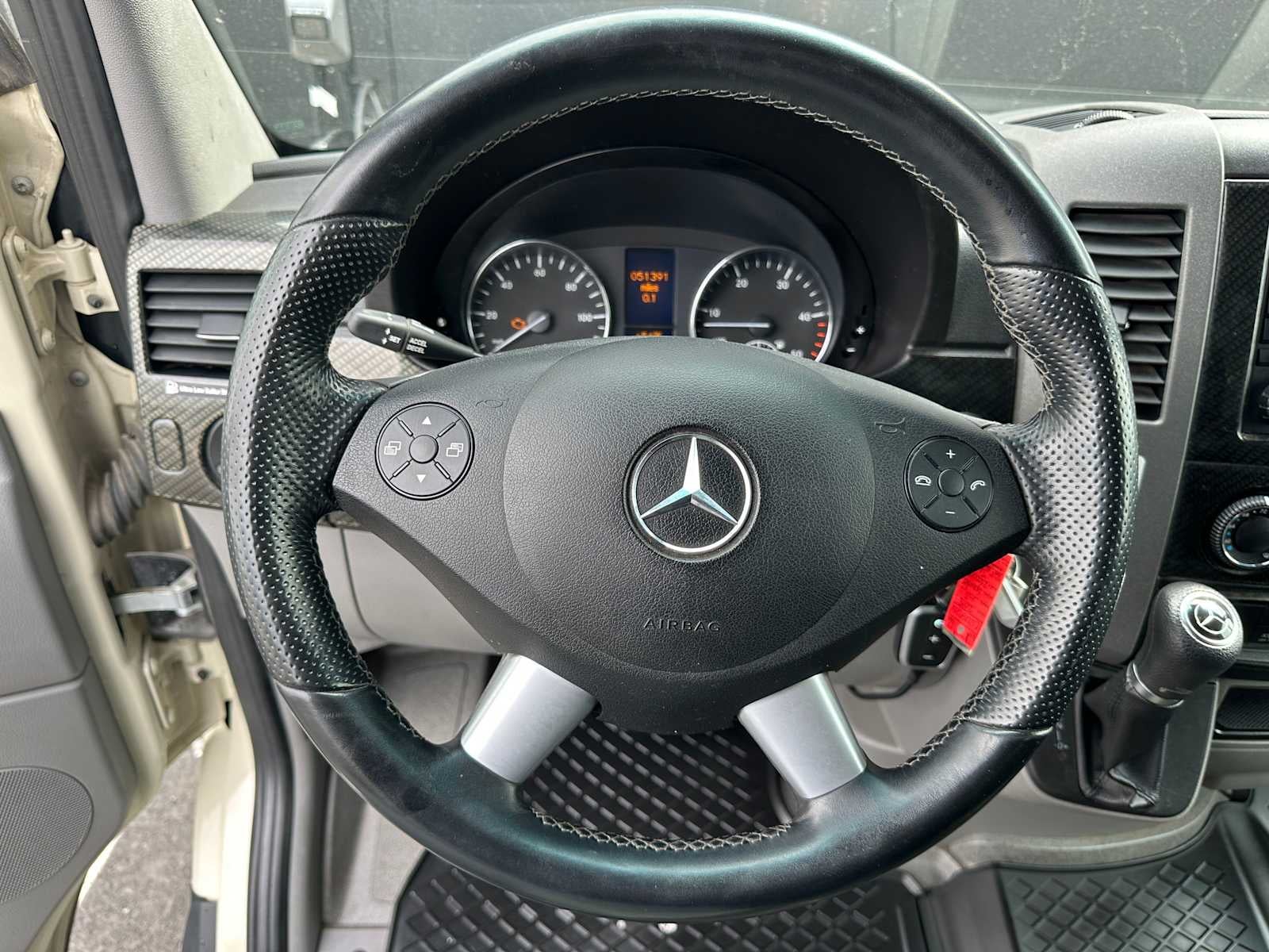 2018 Mercedes-Benz Sprinter Cargo Van 2500 Standard Roof V6 144" 4WD